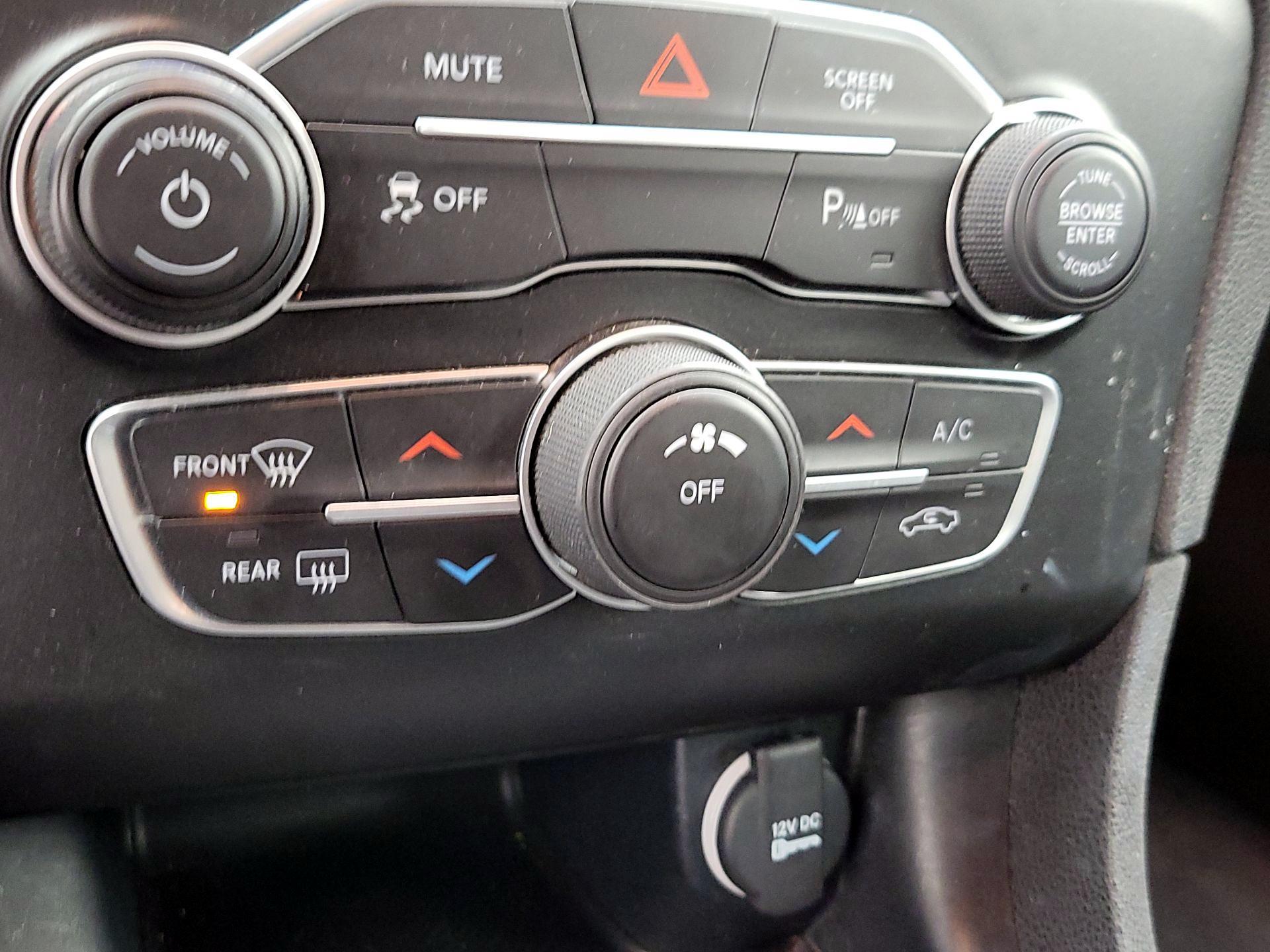 Thumbnail: 2022 Dodge Charger - 16