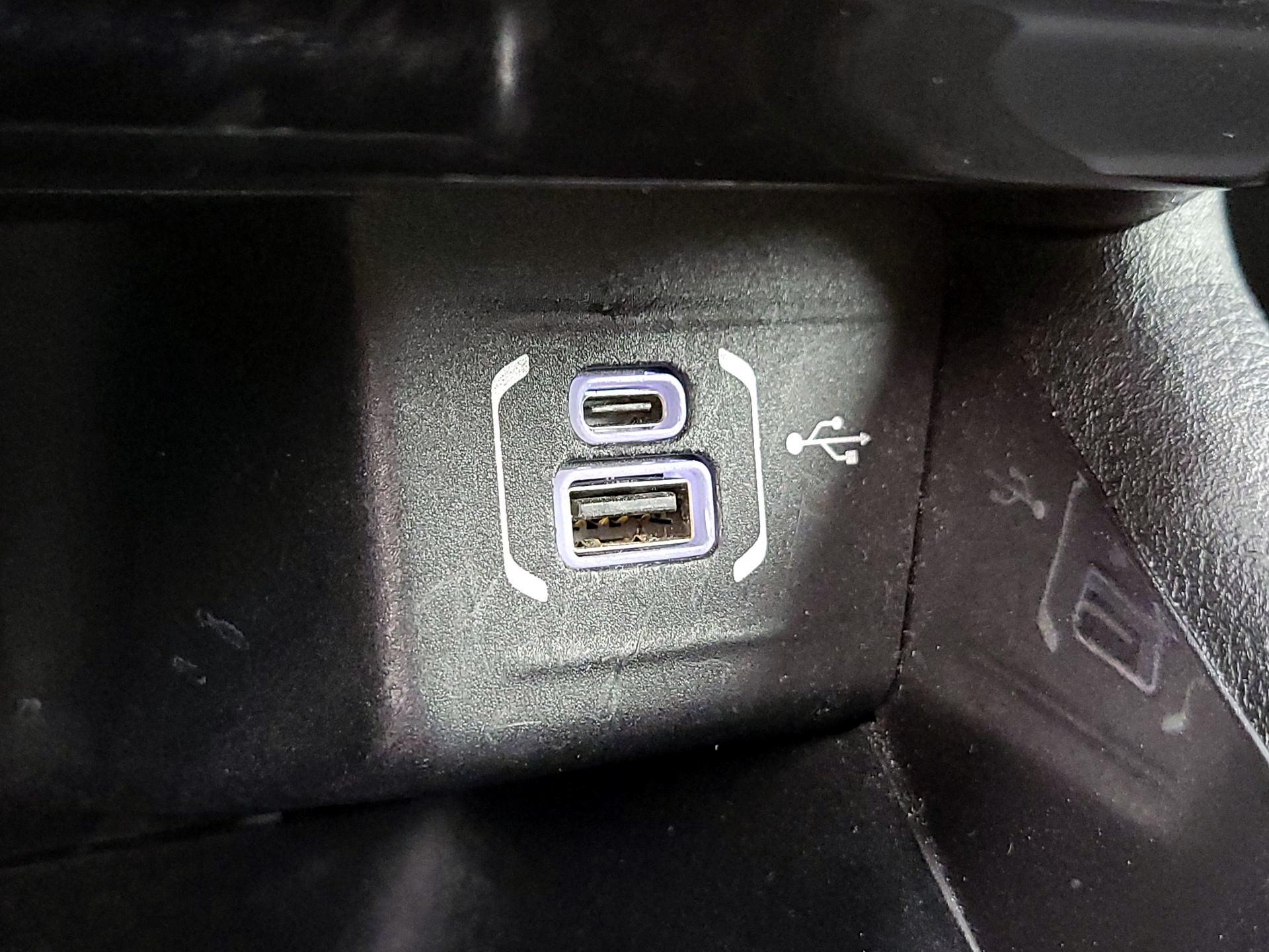 Thumbnail: 2023 Jeep Compass - 18