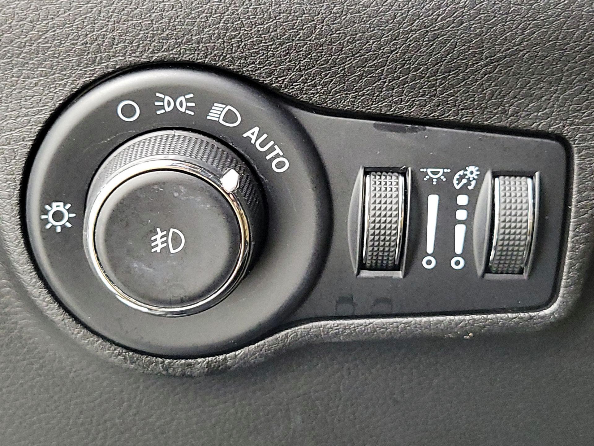 Thumbnail: 2023 Jeep Compass - 13