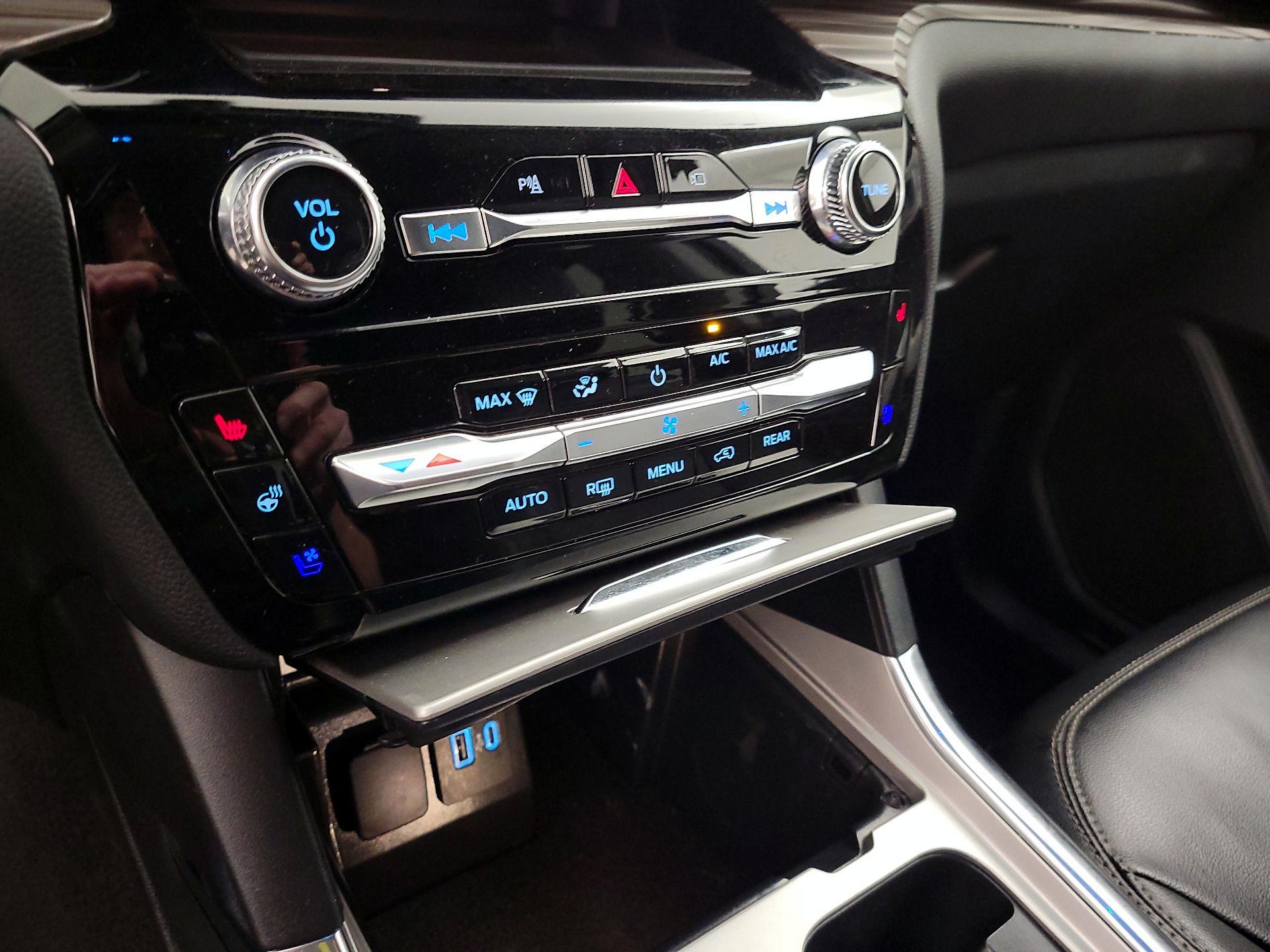 Thumbnail: 2023 Ford Explorer - 17