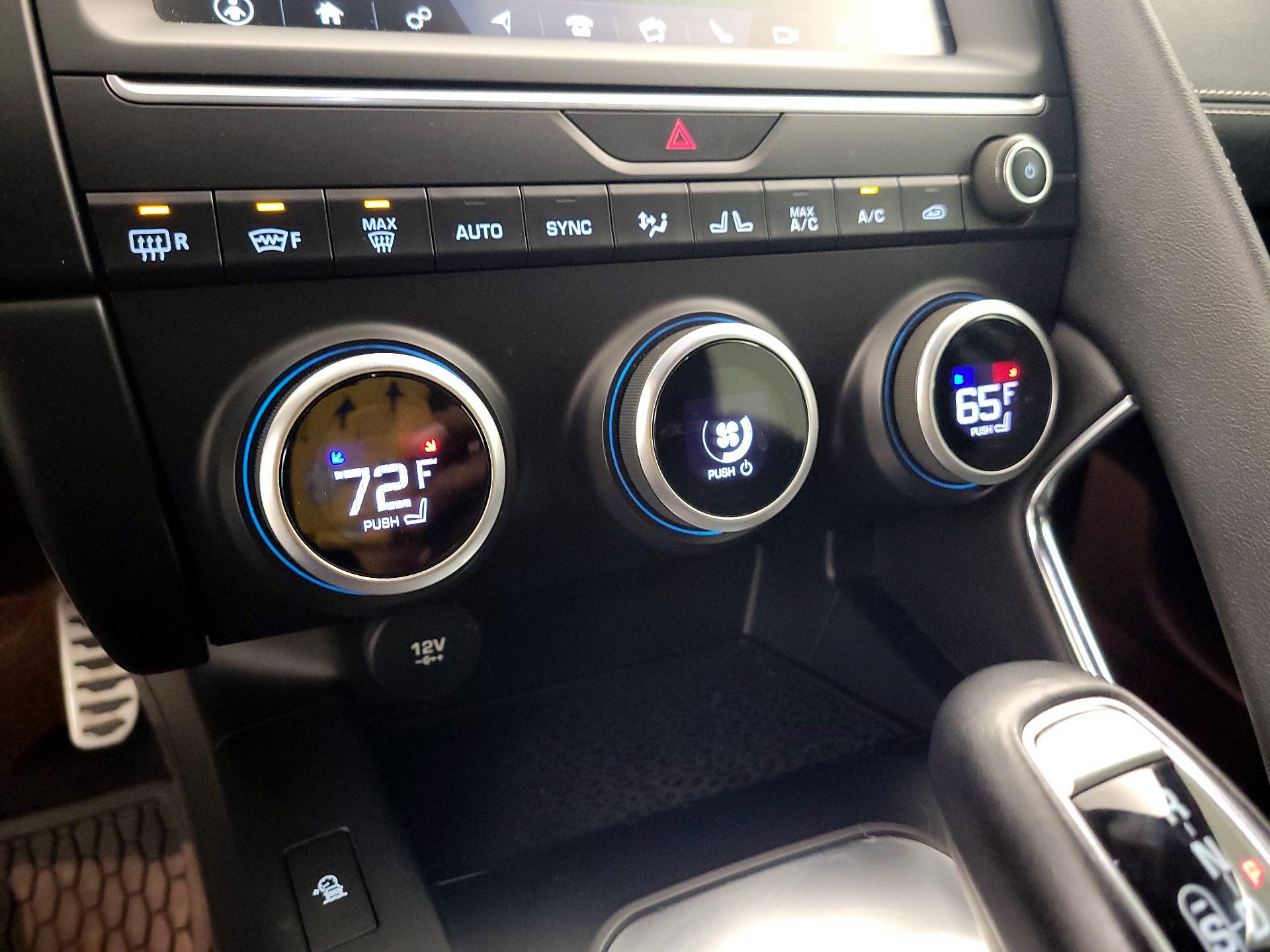 Thumbnail: 2020 Jaguar E-Pace - 16