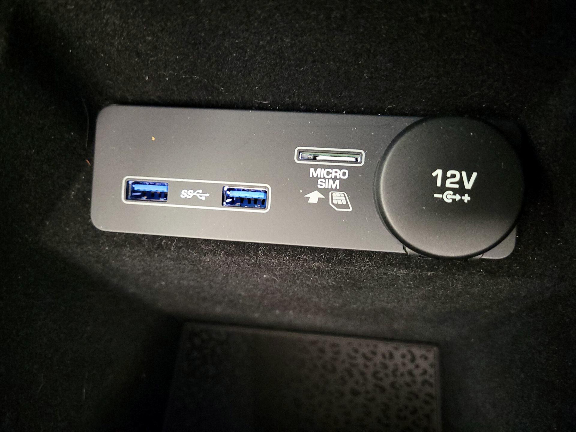 Thumbnail: 2020 Jaguar E-Pace - 18