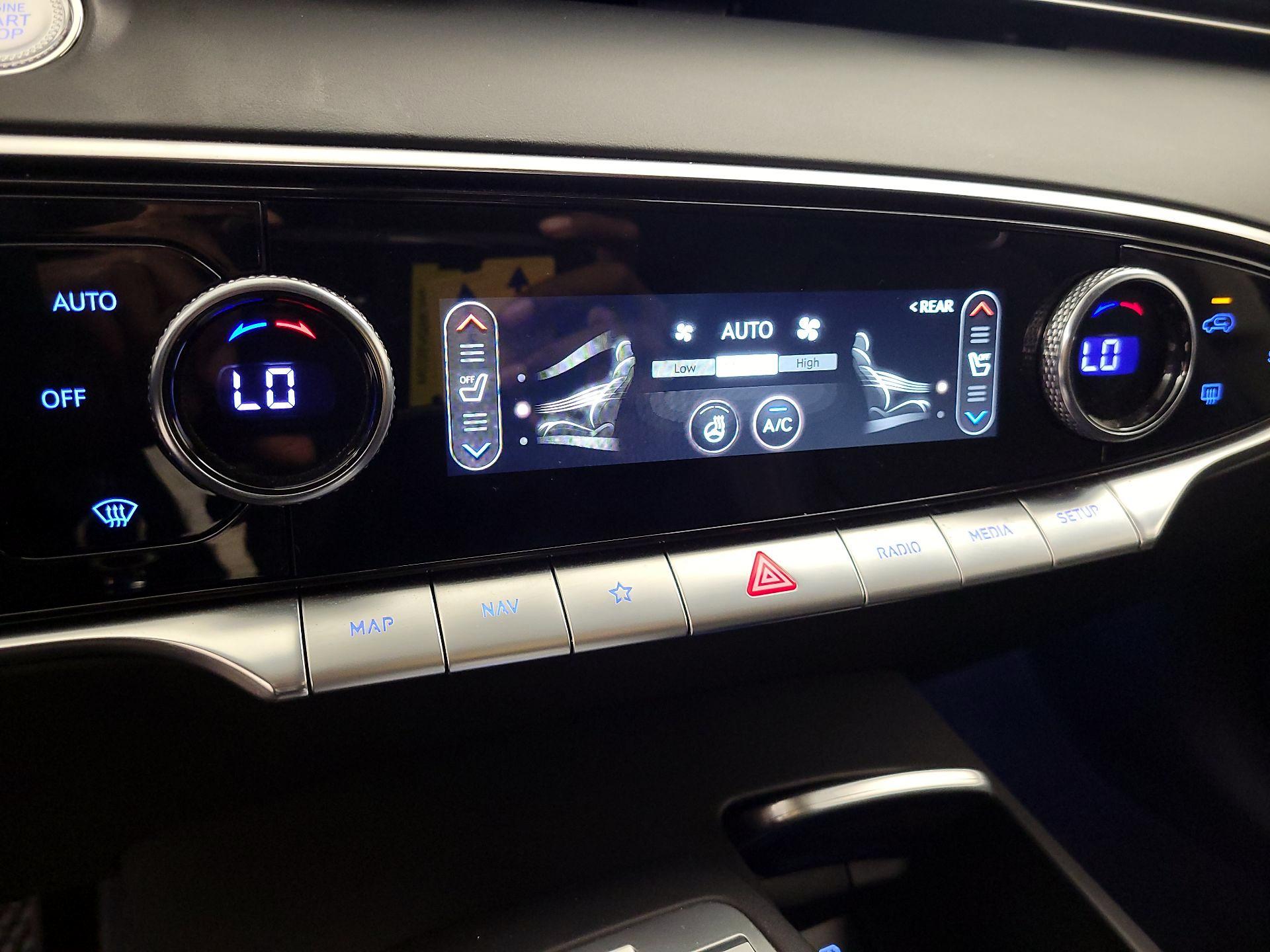 Thumbnail: 2023 Genesis GV70 - 16