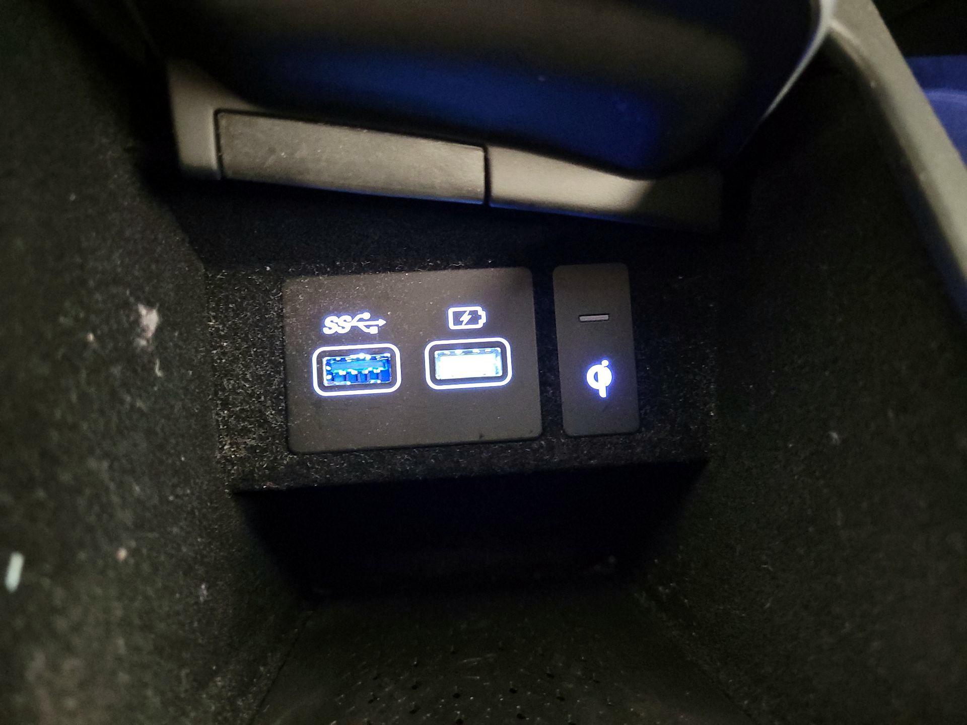 Thumbnail: 2023 Genesis GV70 - 18