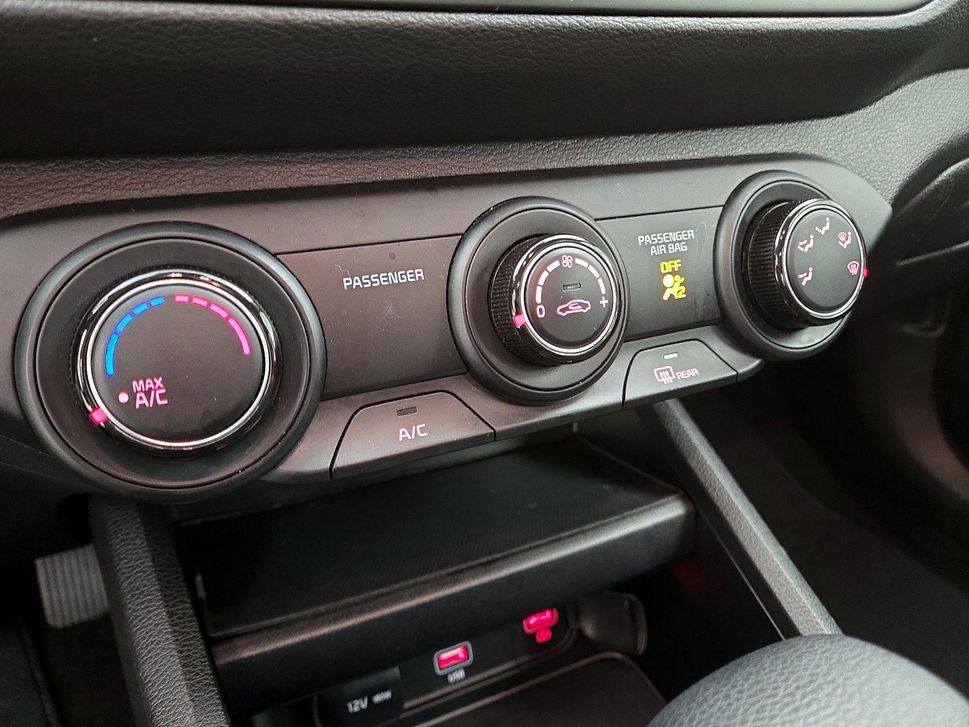 Thumbnail: 2024 Kia Forte - 16