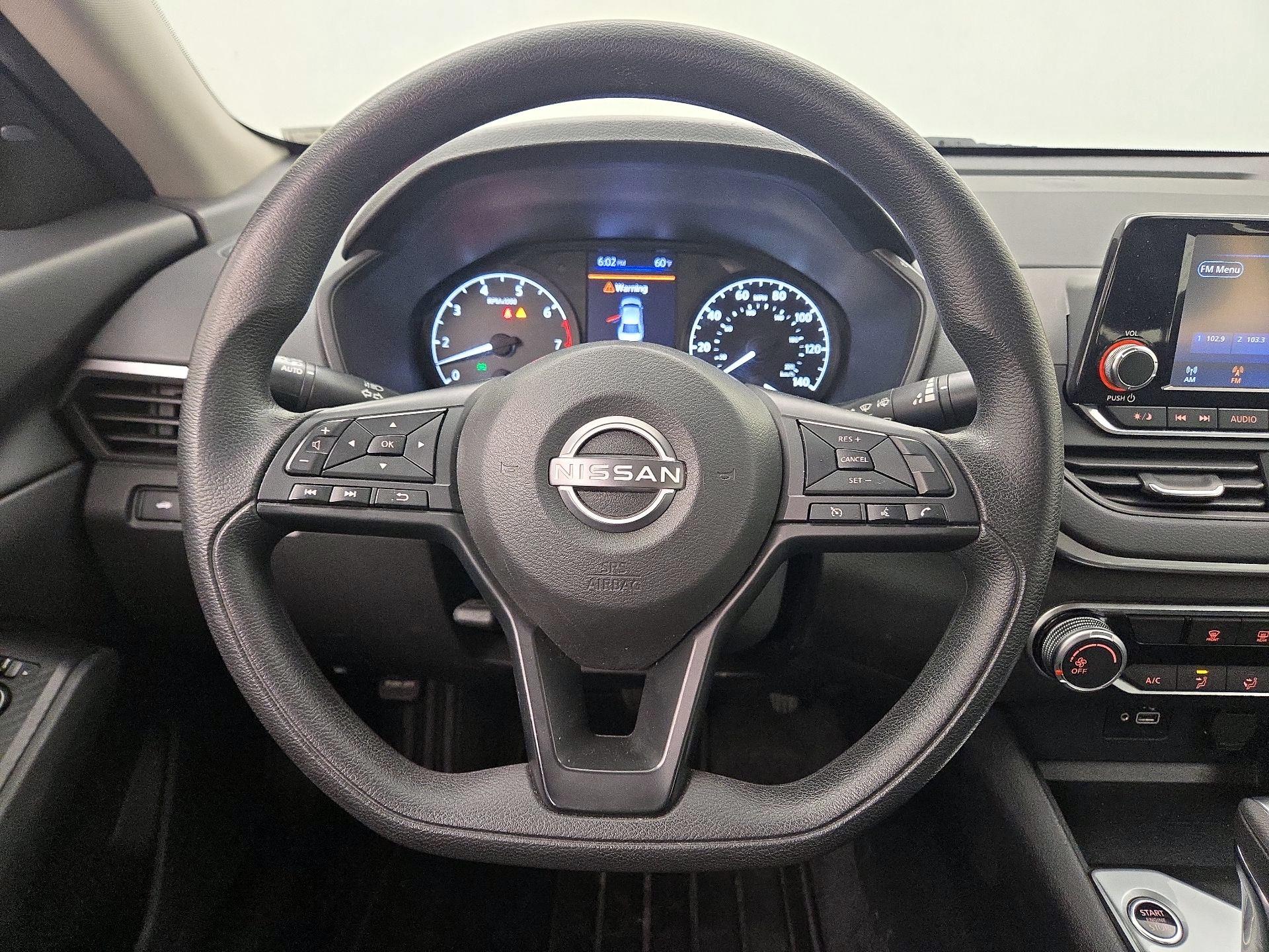 Thumbnail: 2023 Nissan Altima - 10