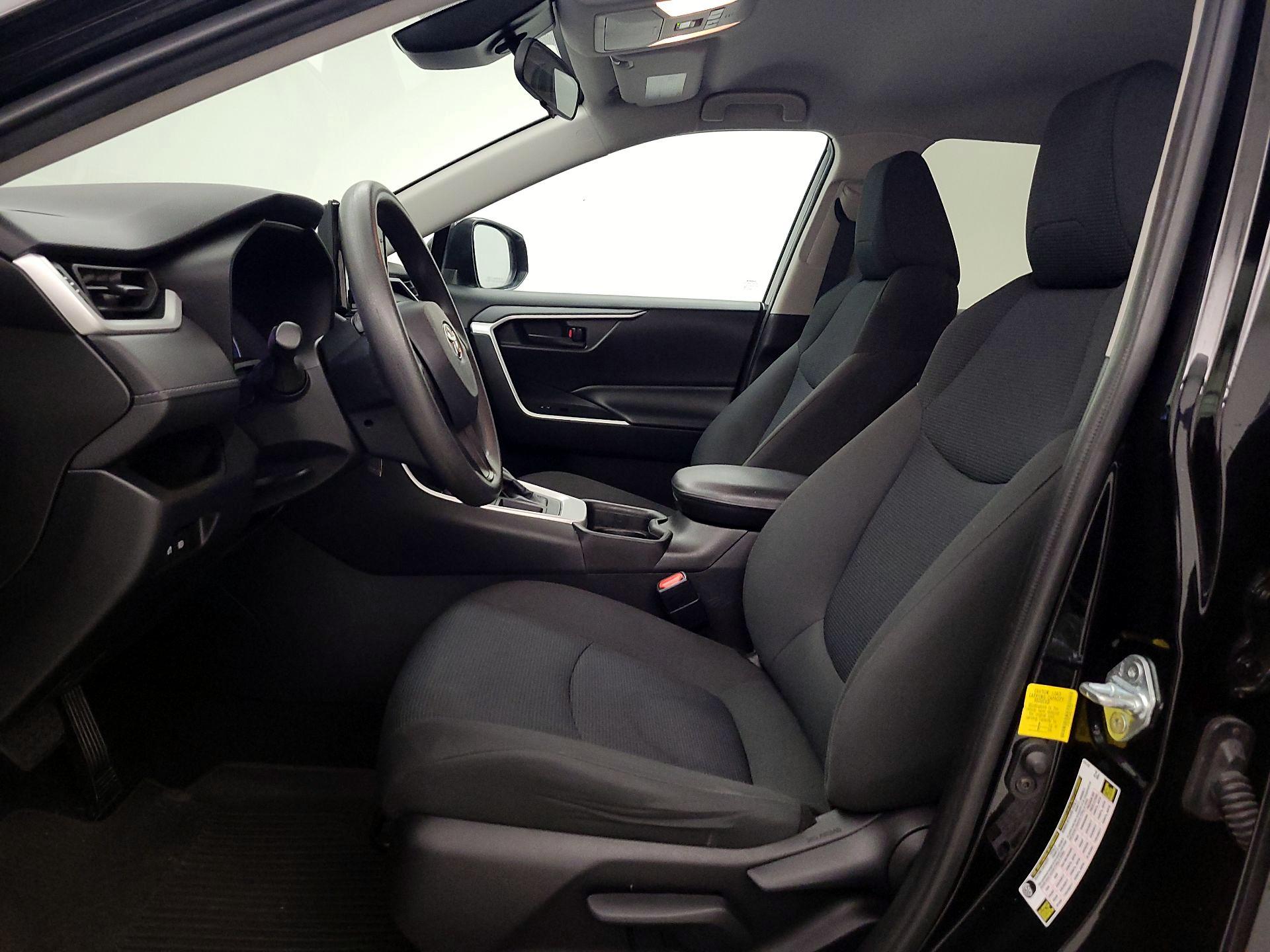 Thumbnail: 2021 Toyota RAV4 - 11