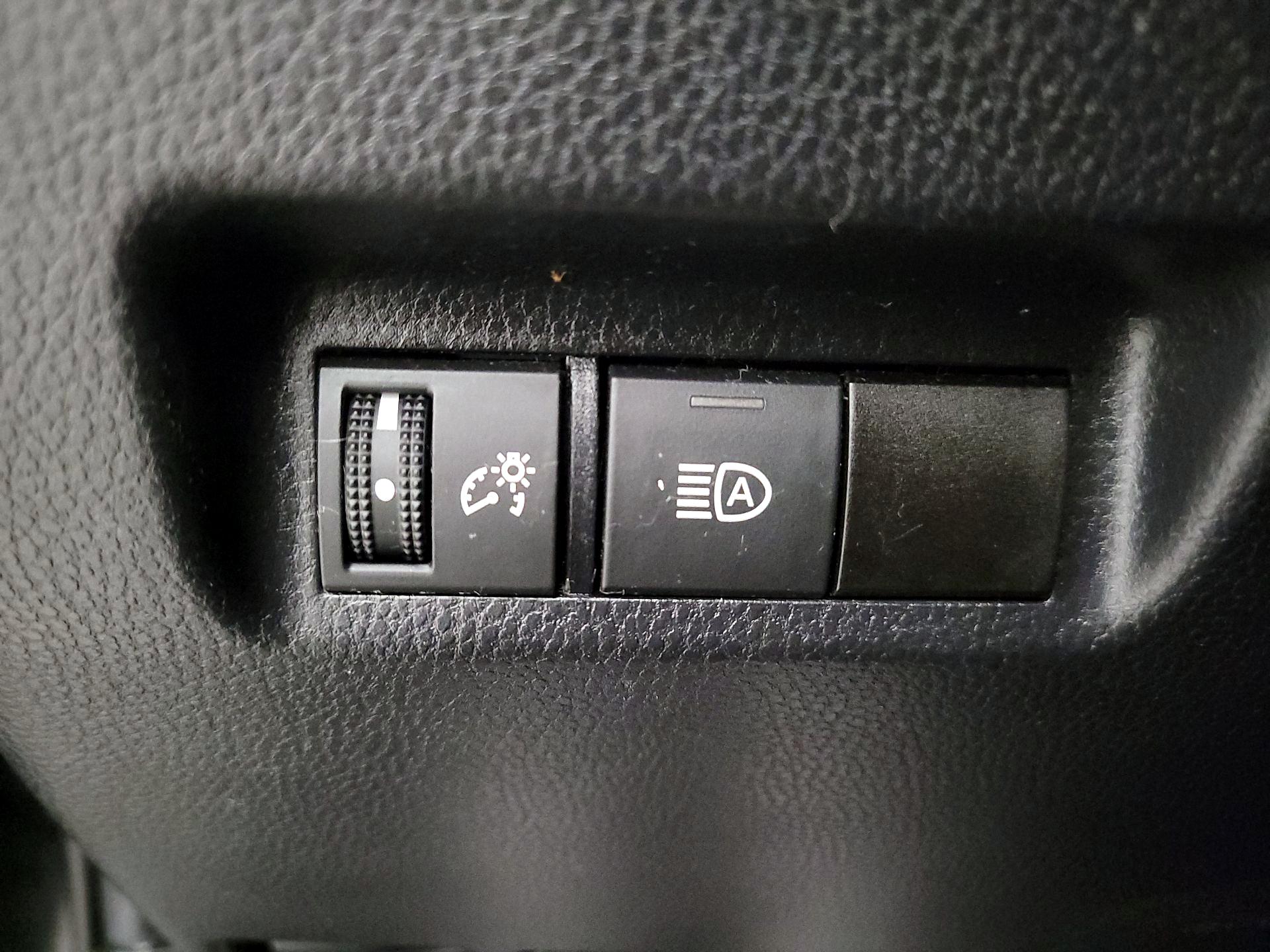 Thumbnail: 2021 Toyota RAV4 - 13