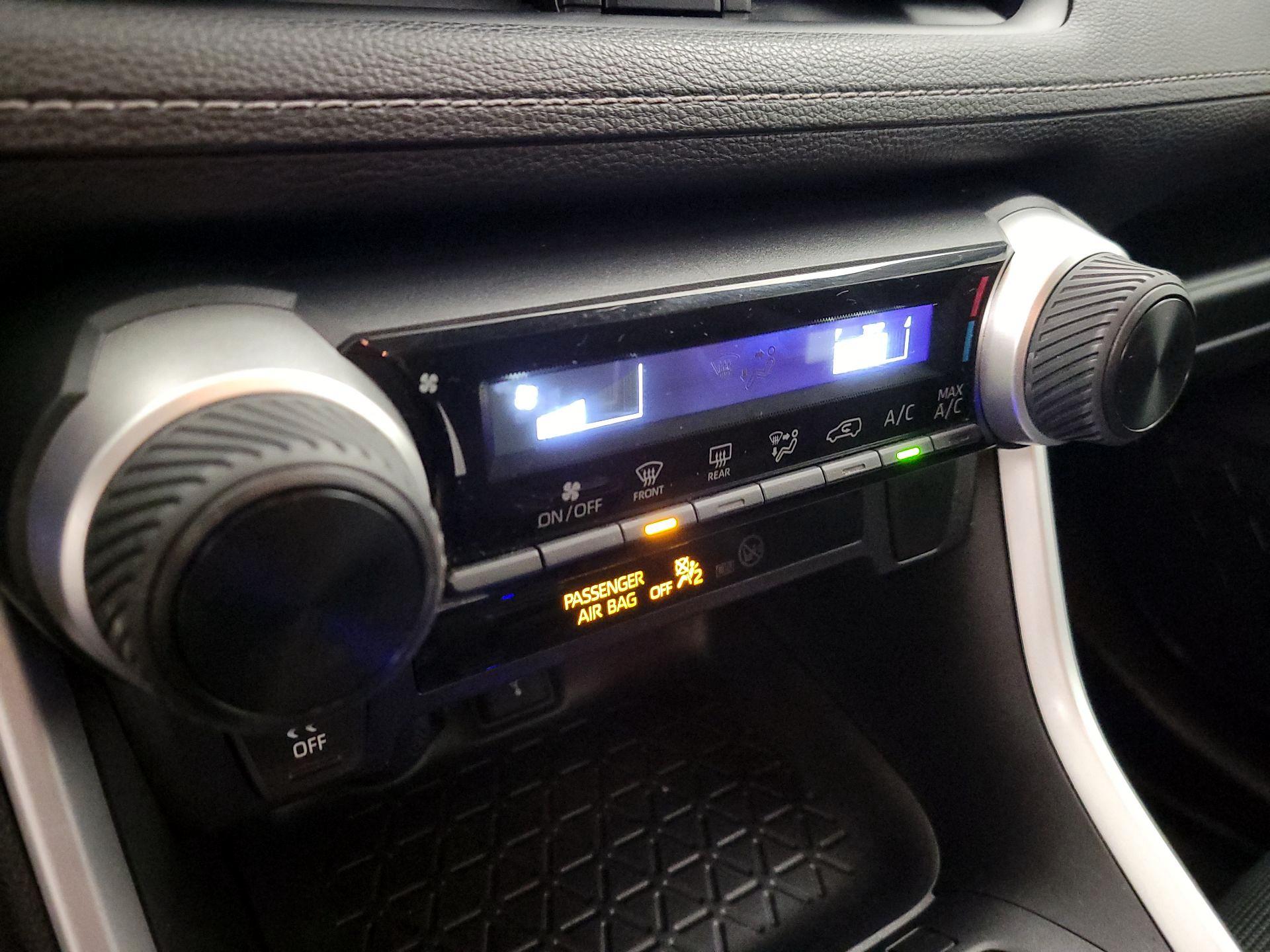 Thumbnail: 2021 Toyota RAV4 - 16