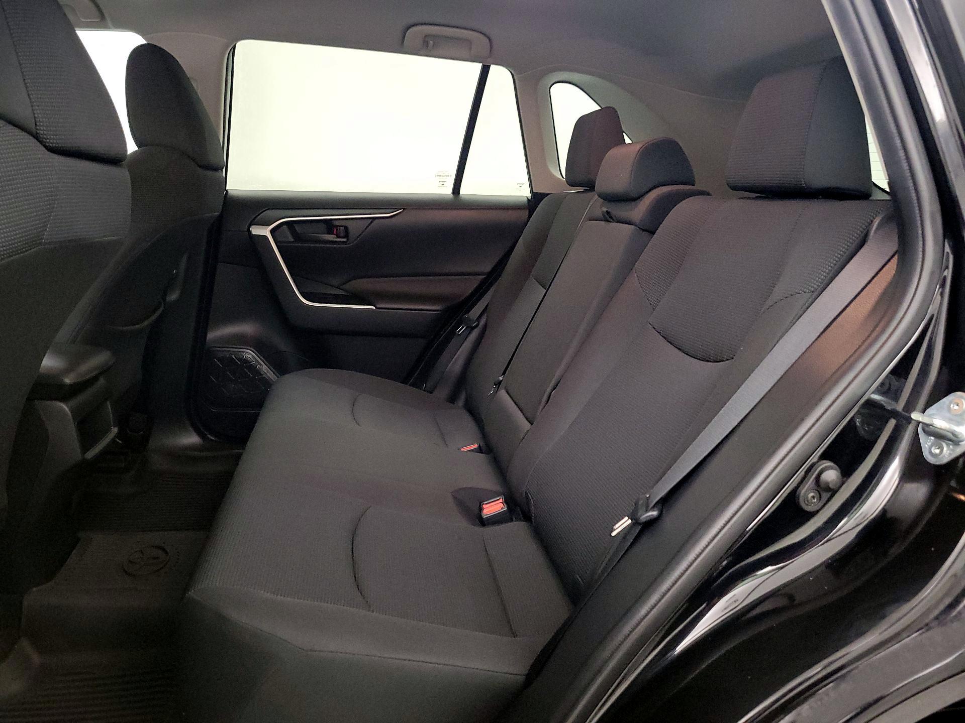 Thumbnail: 2021 Toyota RAV4 - 18