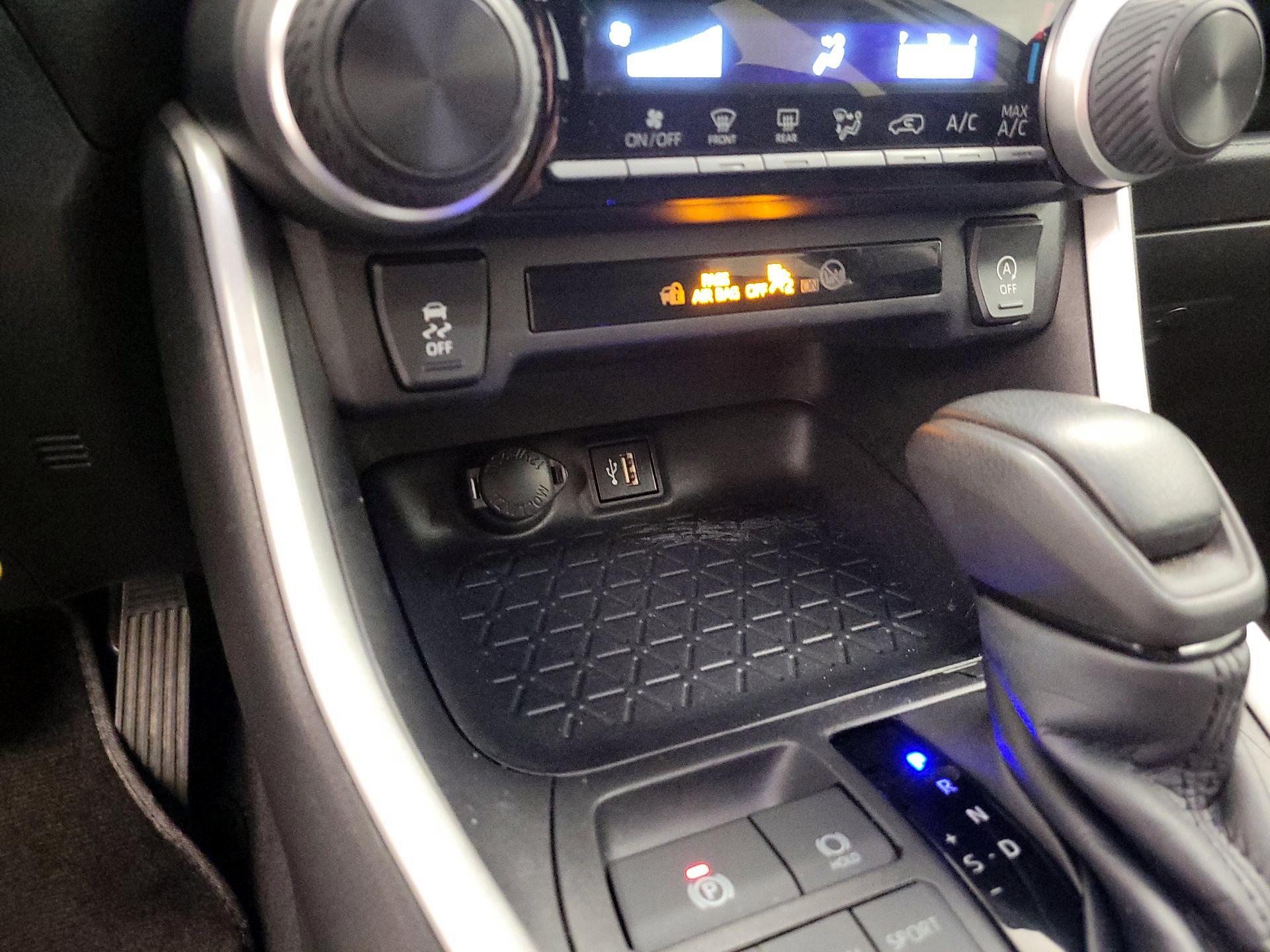 Thumbnail: 2024 Toyota RAV4 - 19