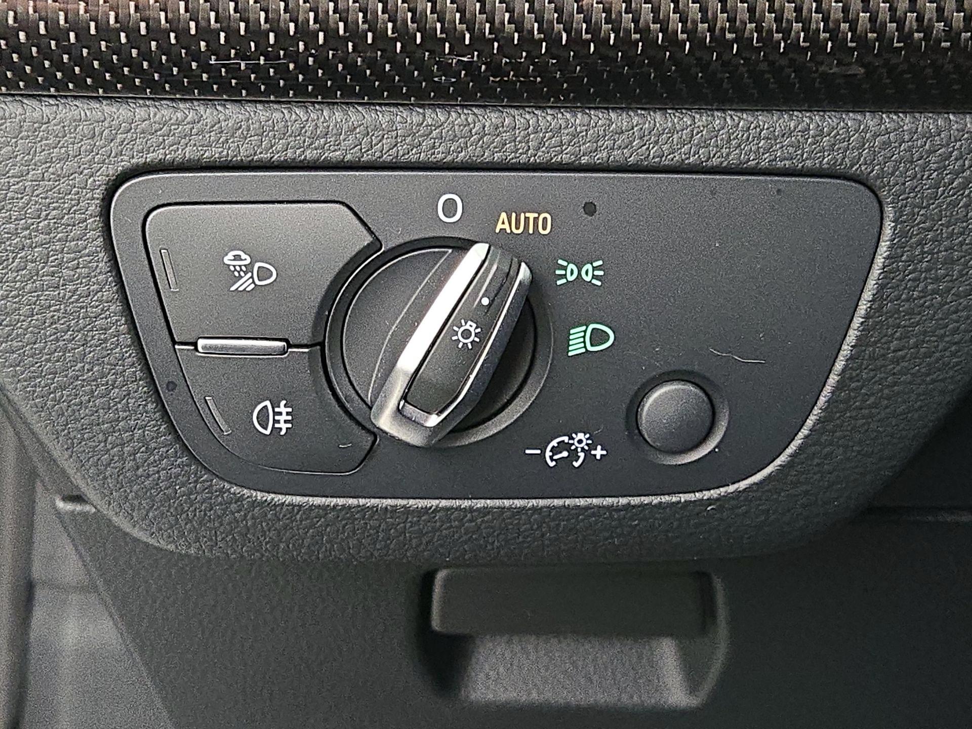 Thumbnail: 2020 Audi SQ5 - 13