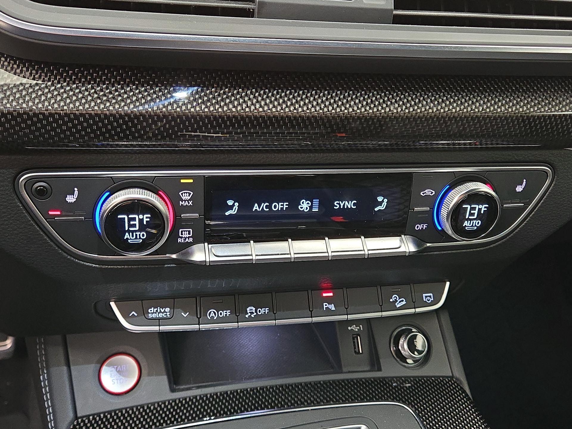 Thumbnail: 2020 Audi SQ5 - 17