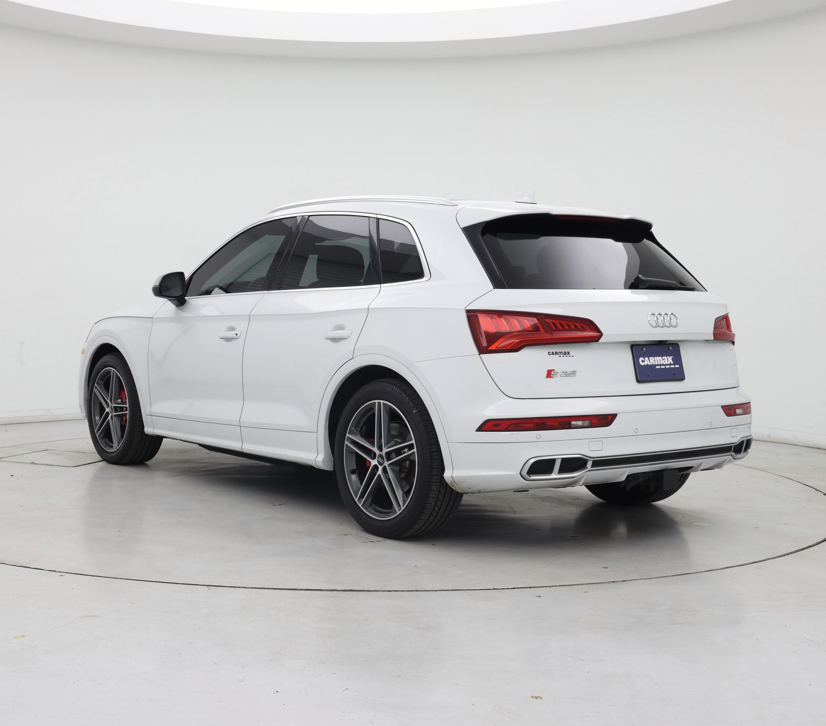Thumbnail: 2020 Audi SQ5 - 2