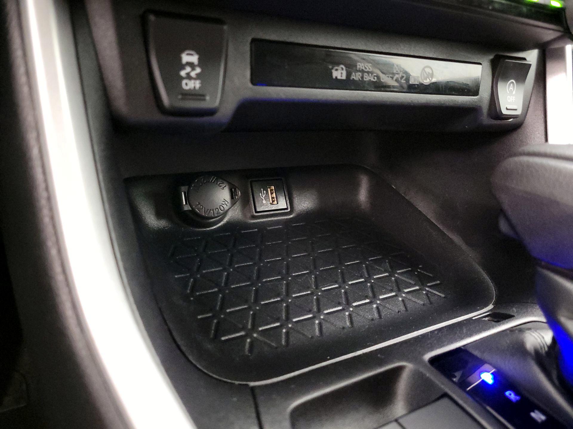 Thumbnail: 2024 Toyota RAV4 - 18