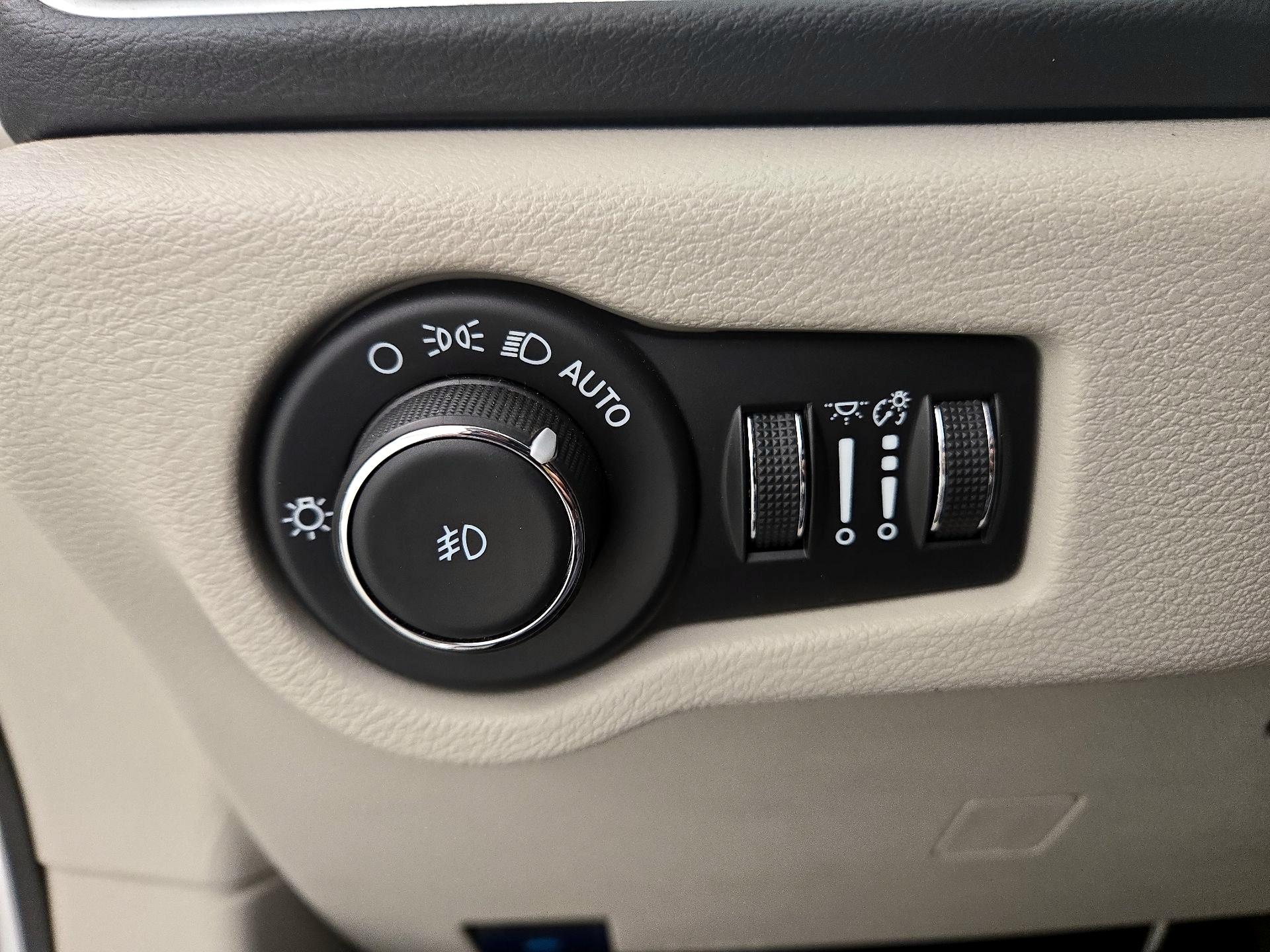 Thumbnail: 2024 Chrysler Pacifica - 13