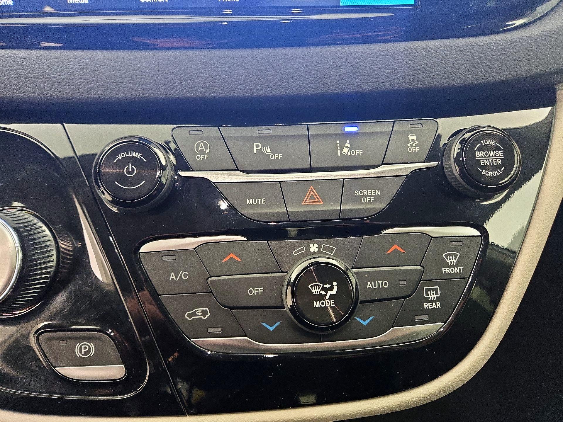 Thumbnail: 2024 Chrysler Pacifica - 16