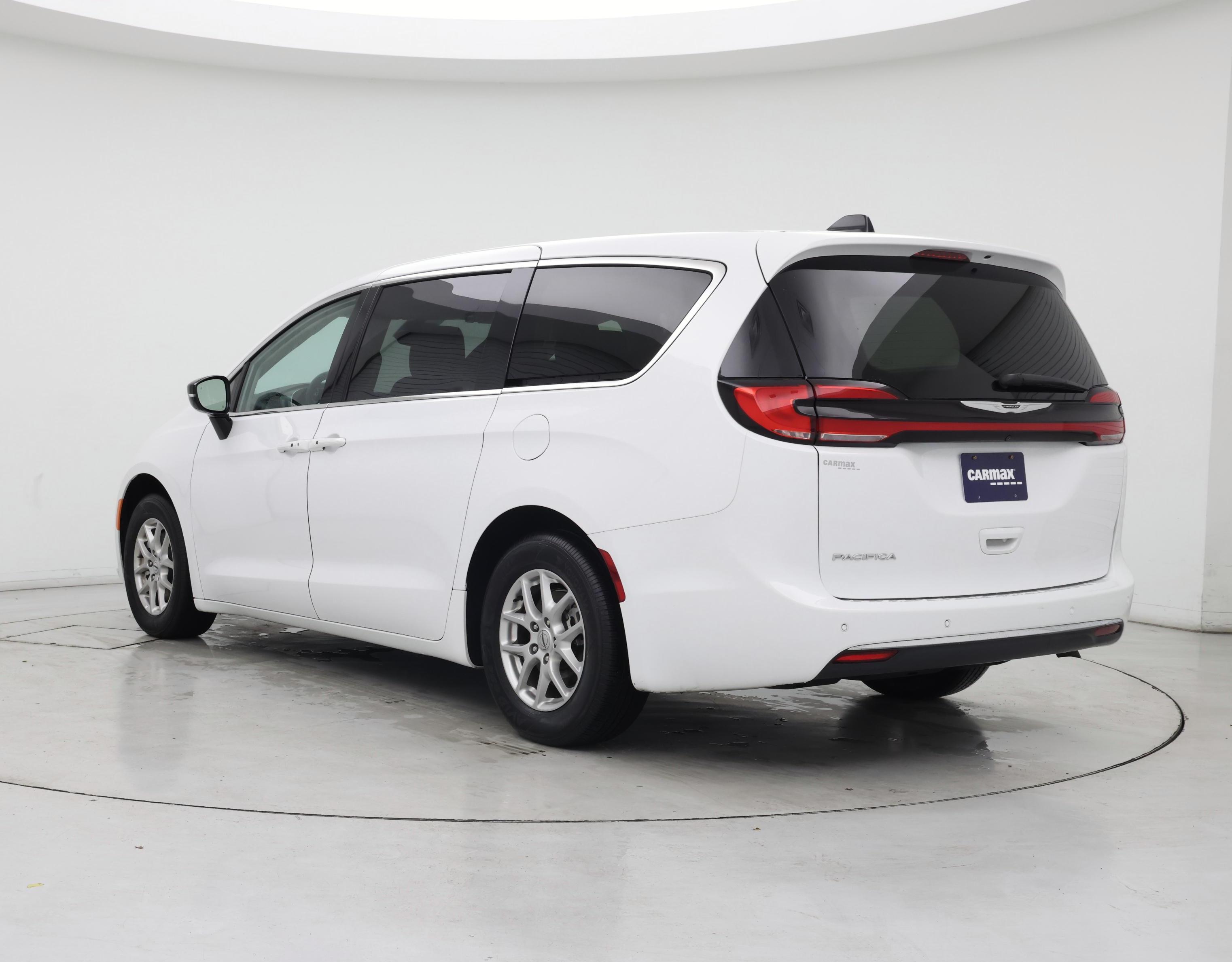 Thumbnail: 2024 Chrysler Pacifica - 2