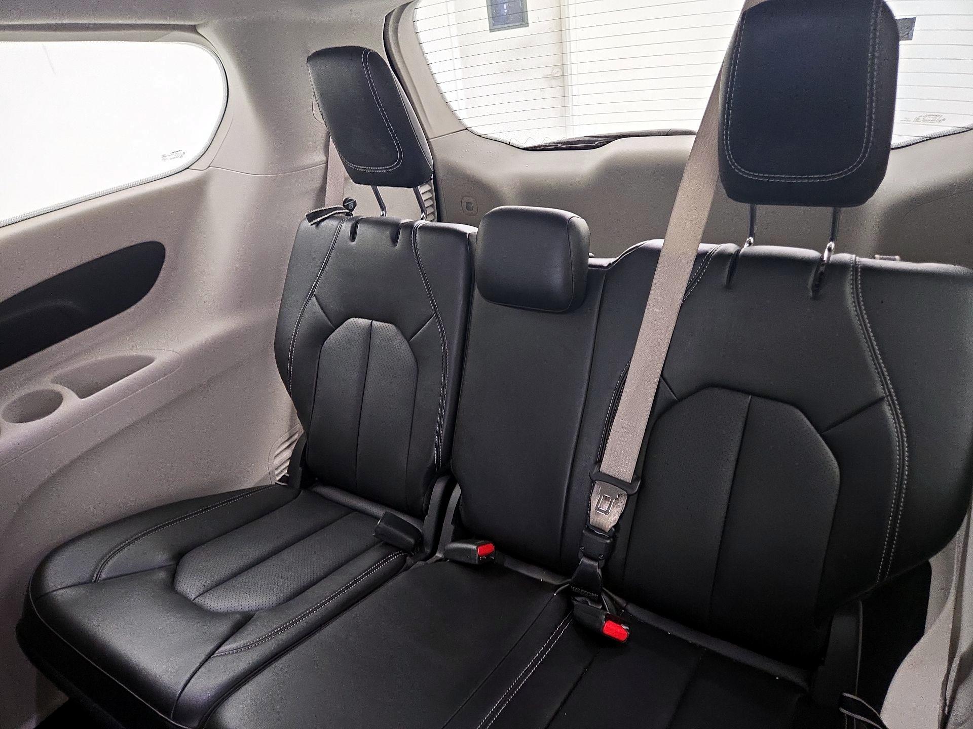 Thumbnail: 2024 Chrysler Pacifica - 20