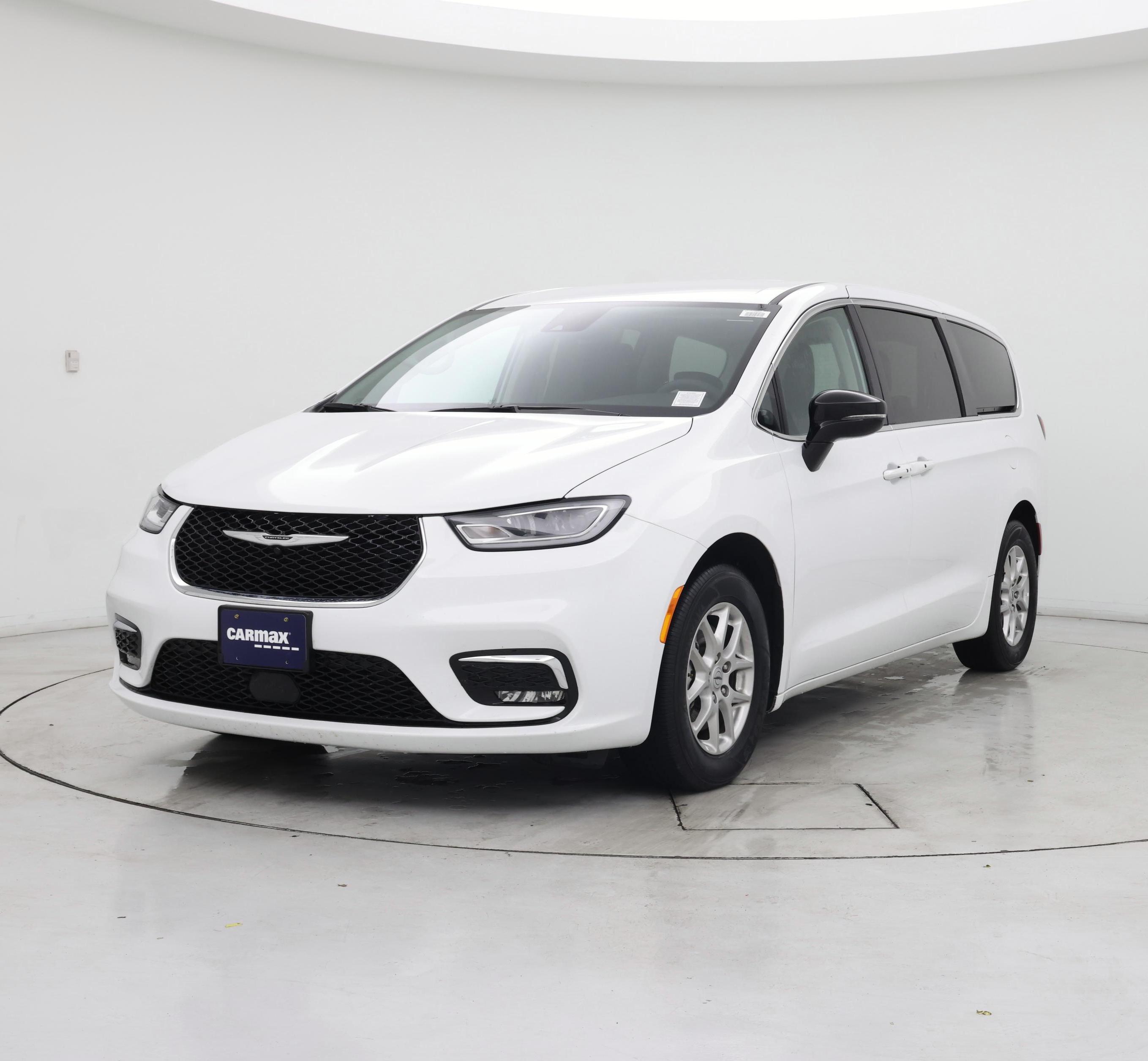 Thumbnail: 2024 Chrysler Pacifica - 4