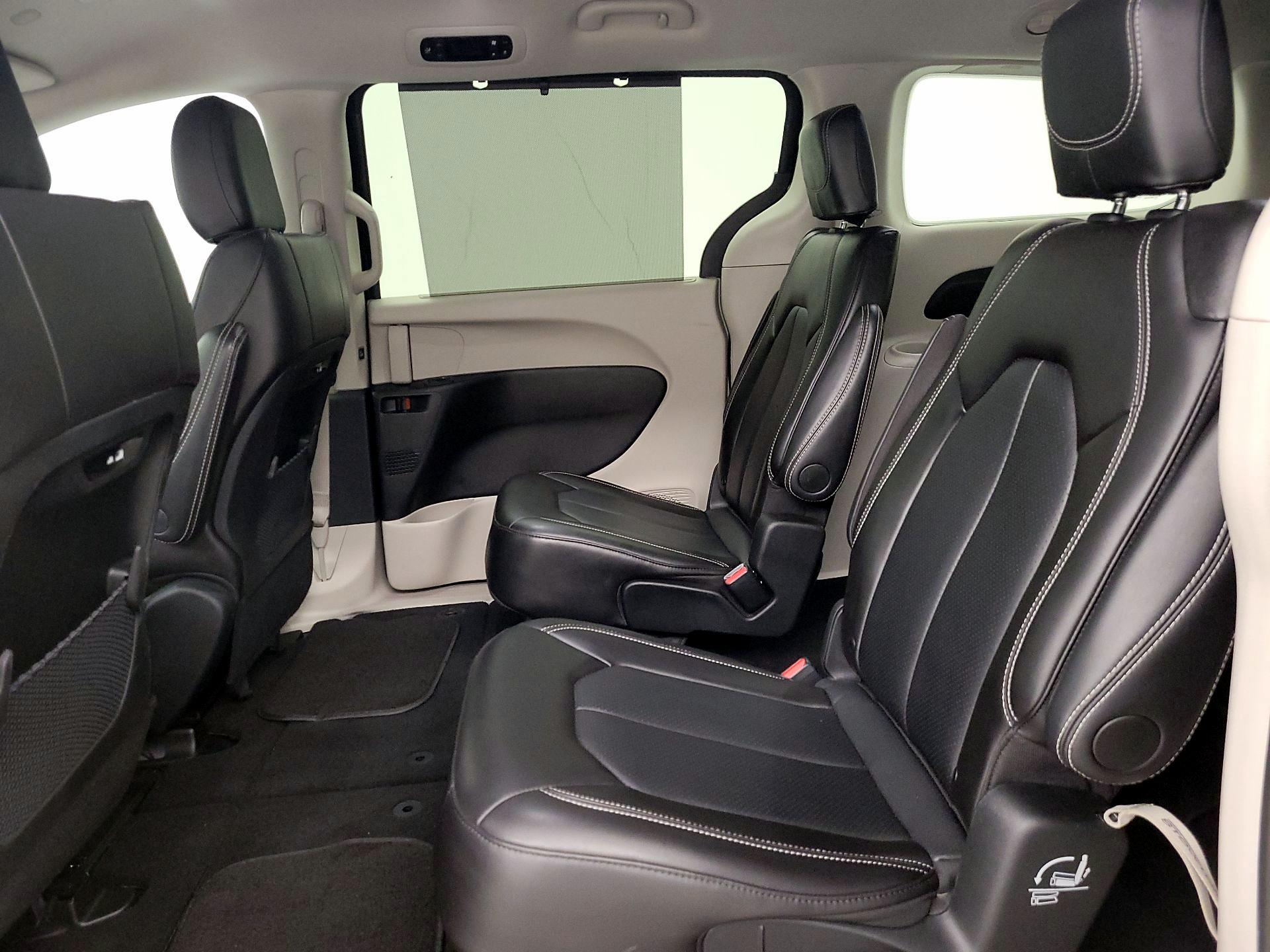 Thumbnail: 2024 Chrysler Pacifica - 18