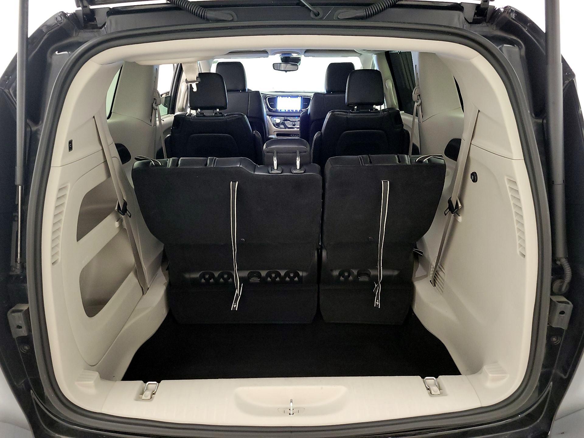 Thumbnail: 2024 Chrysler Pacifica - 19