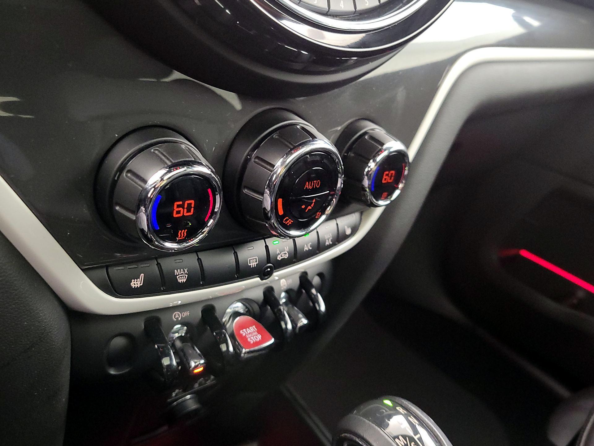 Thumbnail: 2017 MINI Cooper Countryman - 16