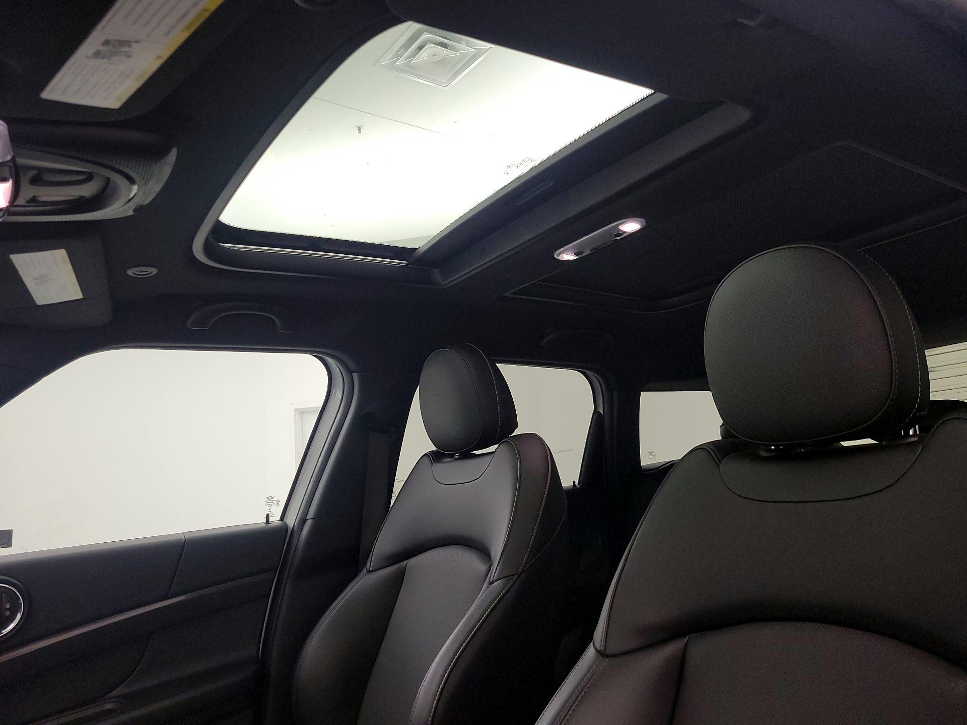 Thumbnail: 2017 MINI Cooper Countryman - 18