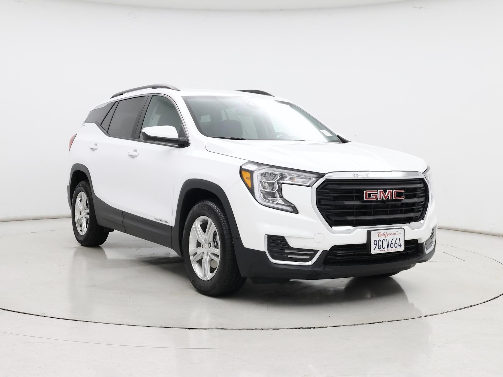 2022 GMC Terrain SLE - Photo 2
