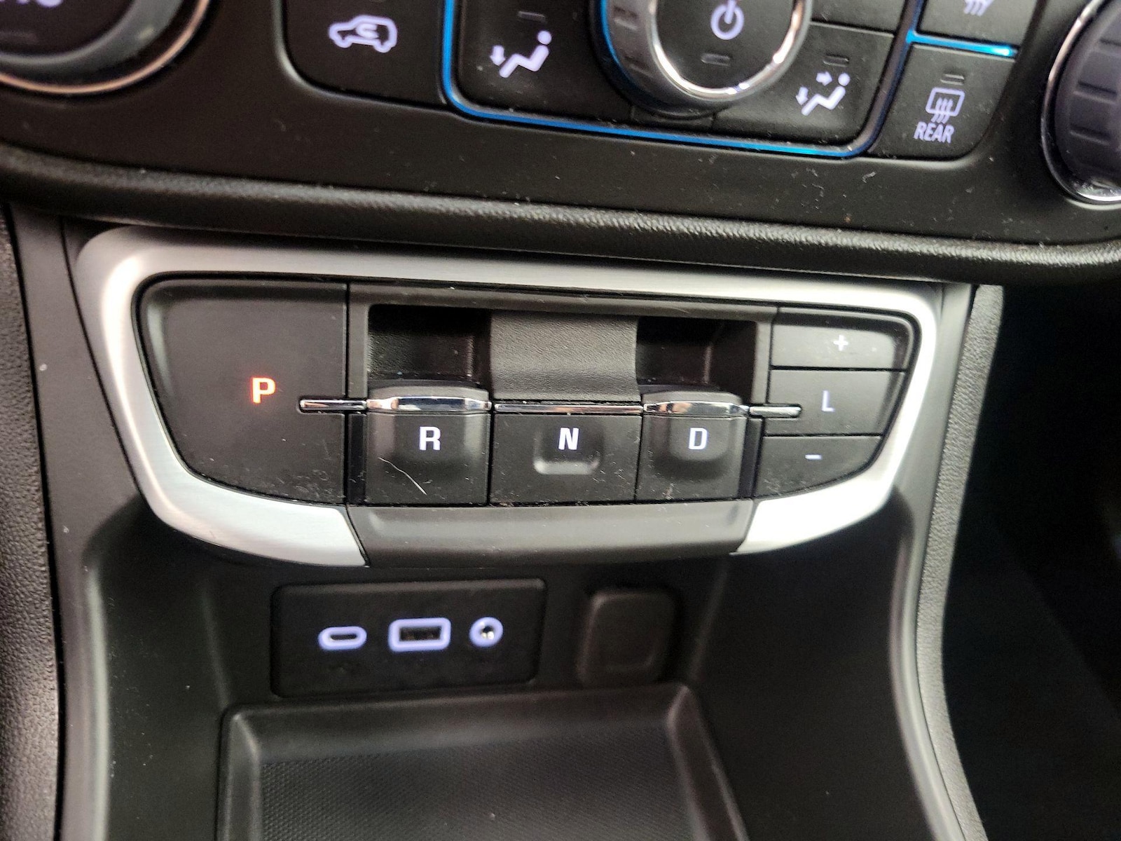 2022 GMC Terrain SLE - Photo 18