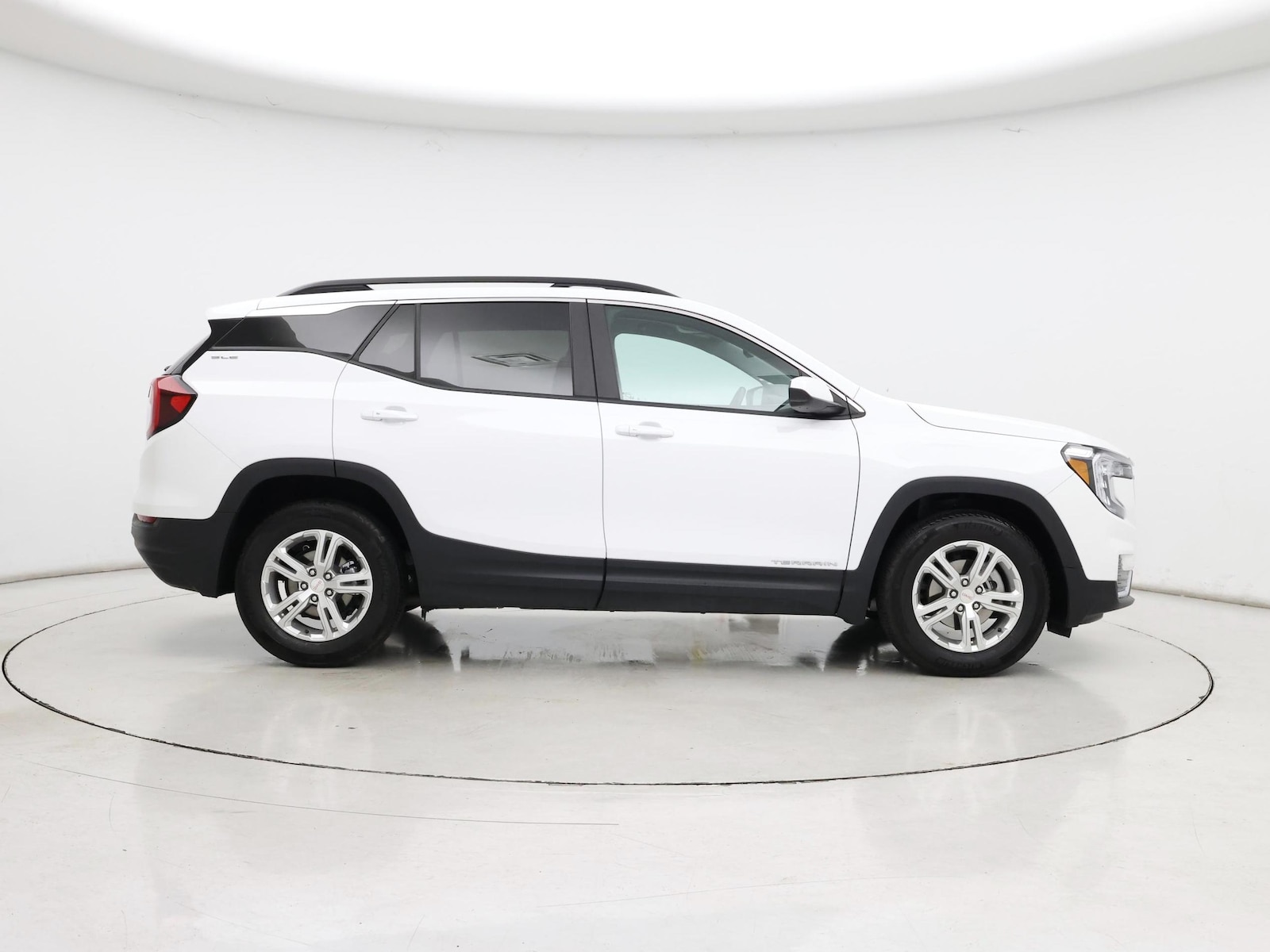 2022 GMC Terrain SLE - Photo 8