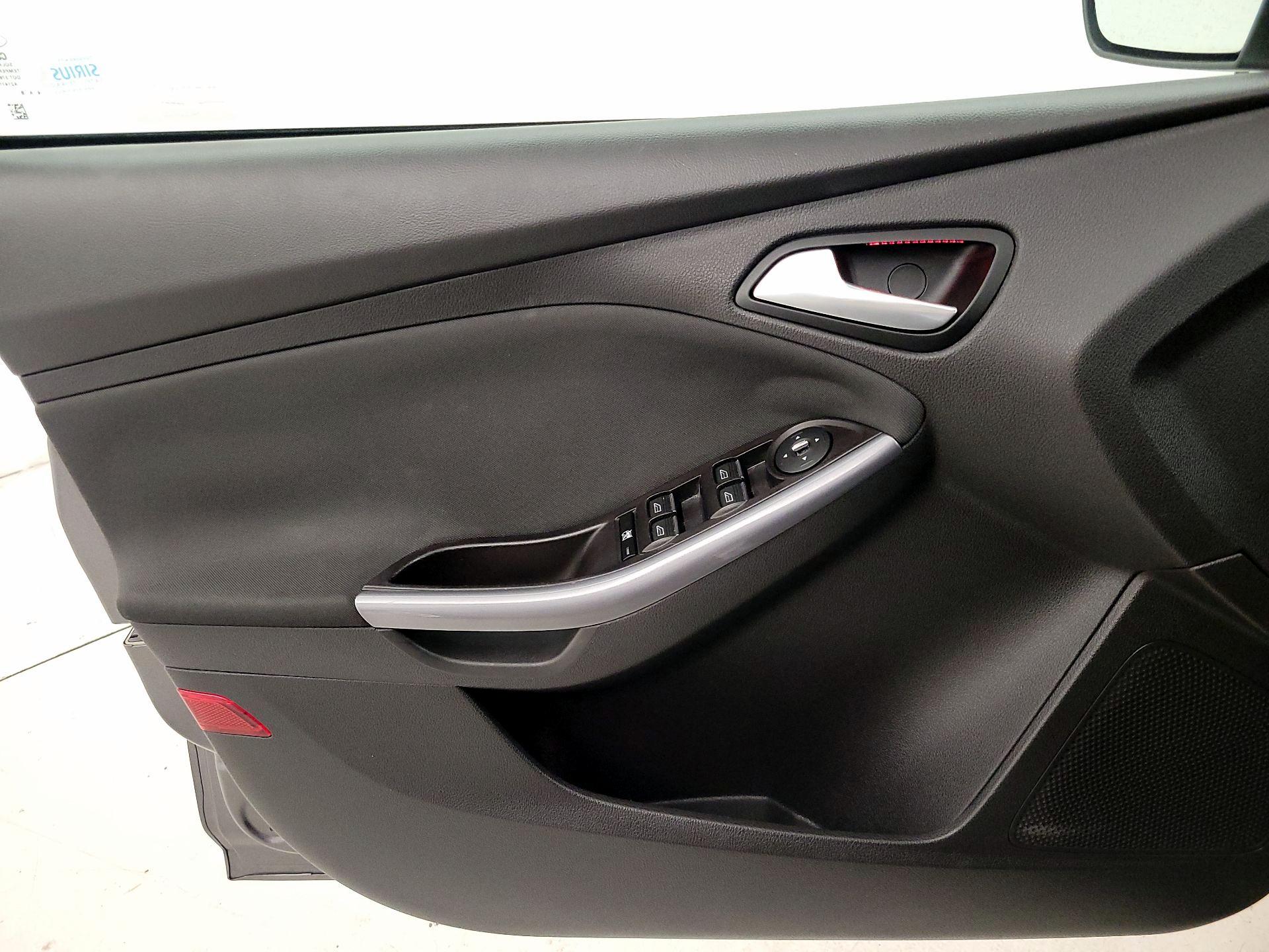 Thumbnail: 2014 Ford Focus - 12