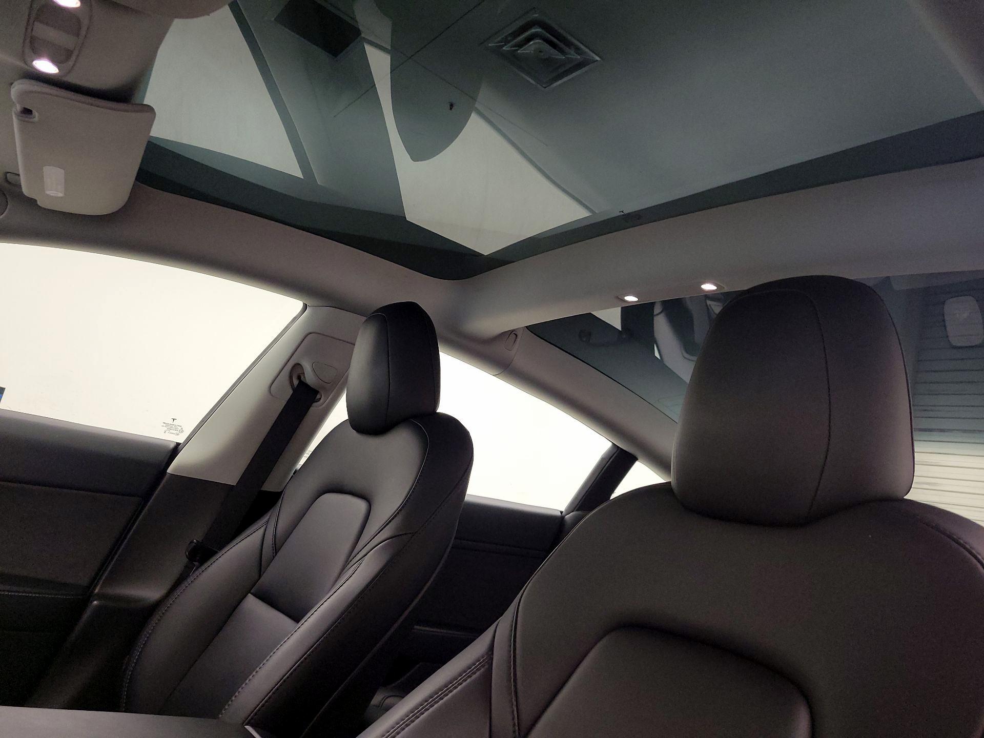 Thumbnail: 2023 Tesla Model 3 - 19