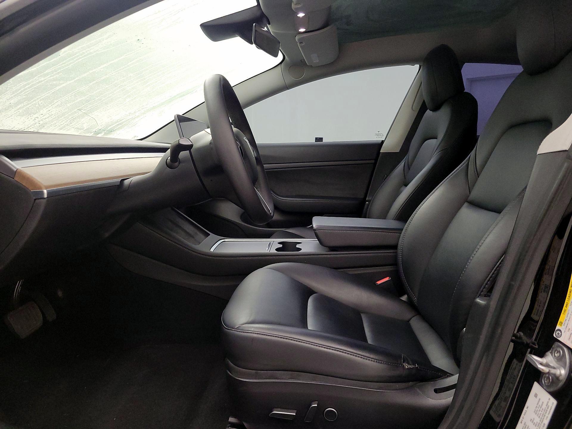 Thumbnail: 2021 Tesla Model 3 - 11