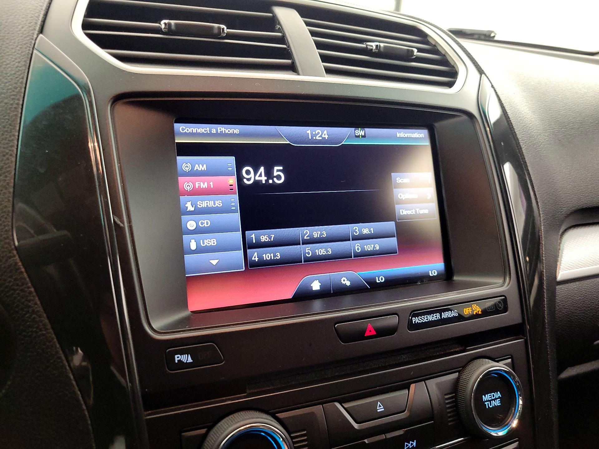 Thumbnail: 2016 Ford Explorer - 15