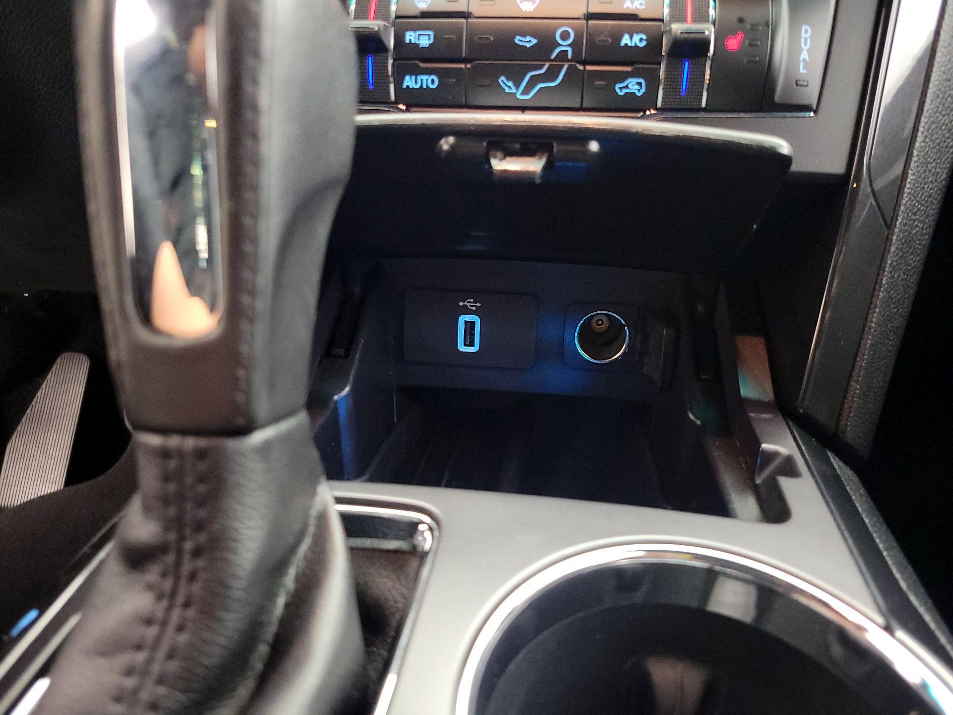 Thumbnail: 2016 Ford Explorer - 18