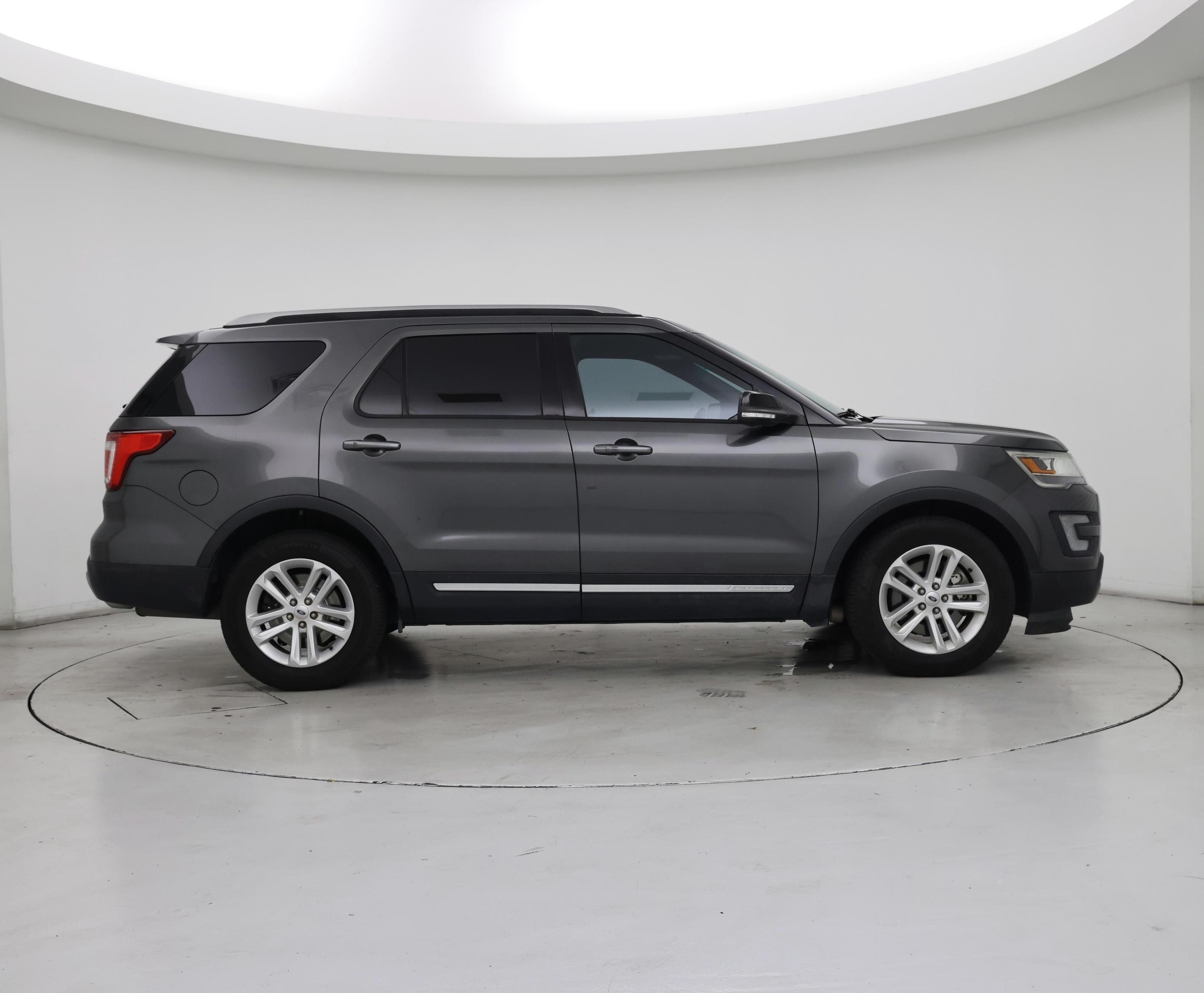 Thumbnail: 2016 Ford Explorer - 7