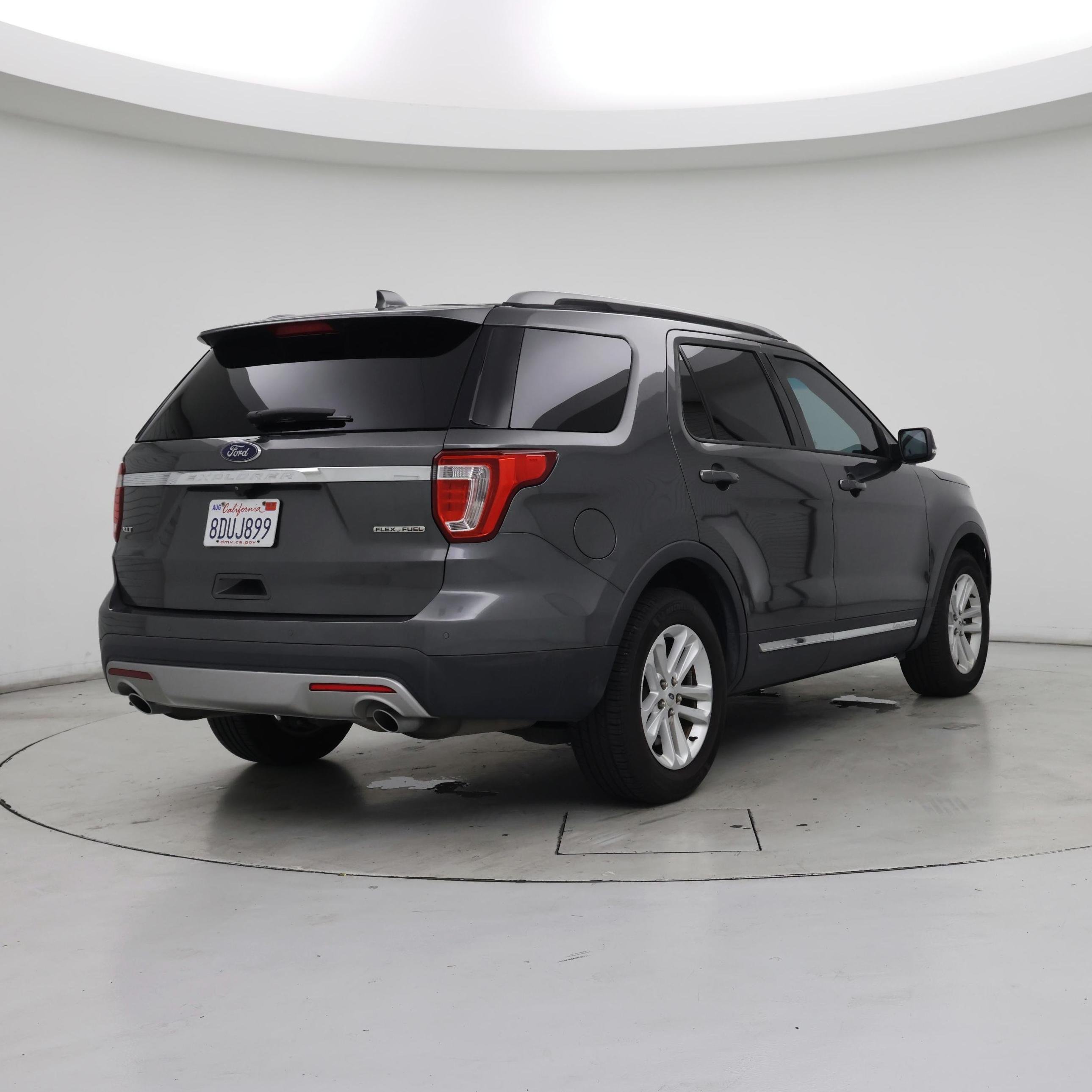 Thumbnail: 2016 Ford Explorer - 8