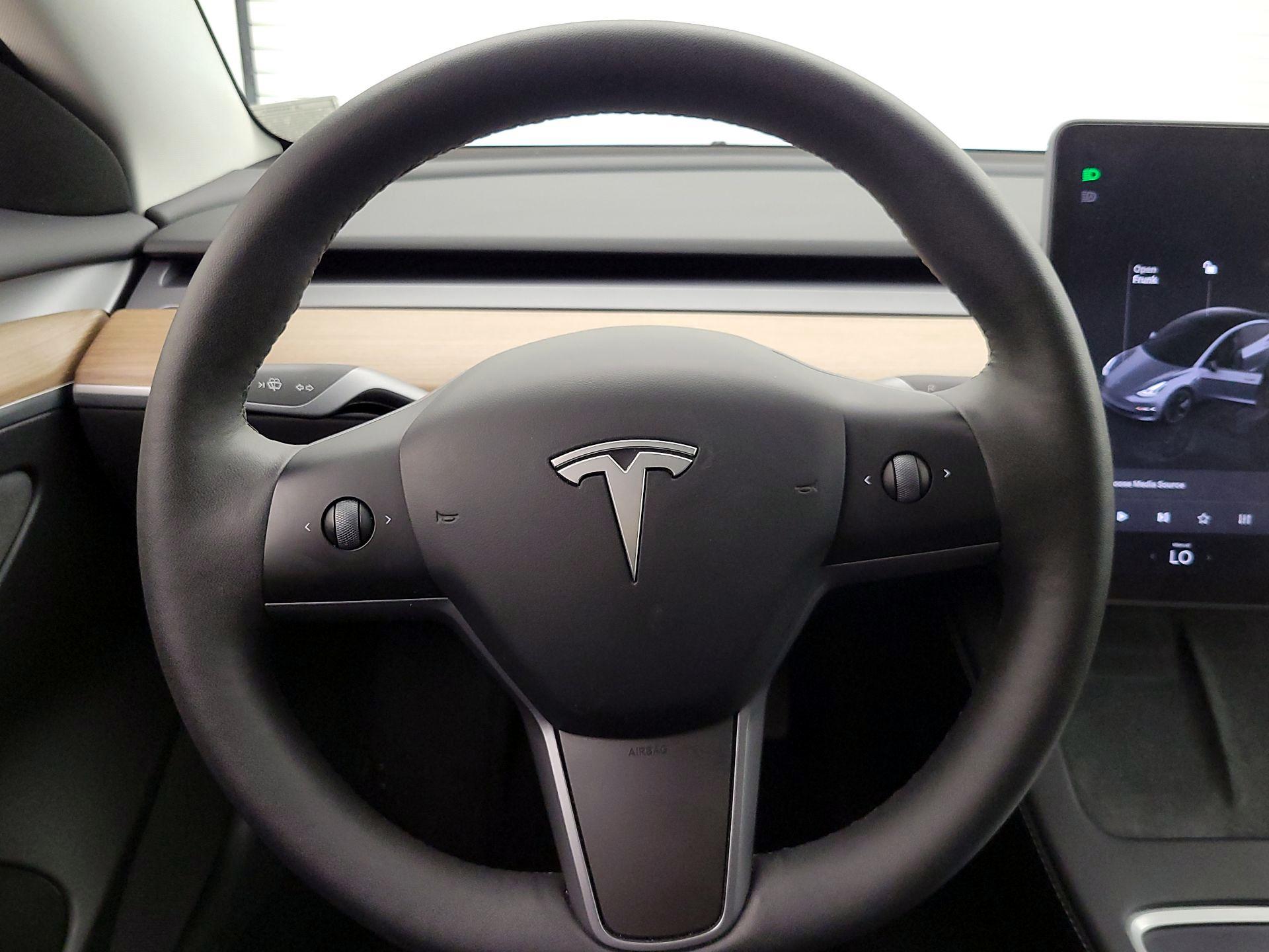 Thumbnail: 2023 Tesla Model 3 - 10