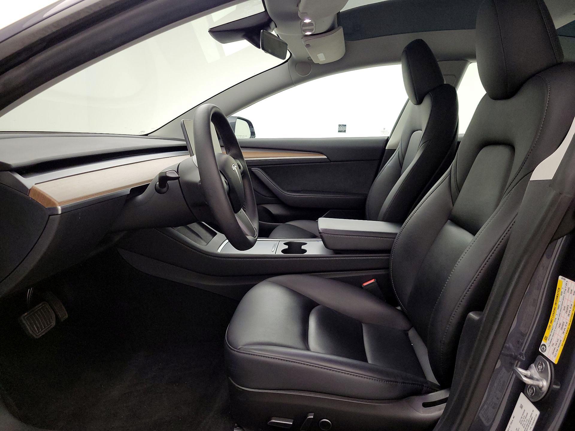 Thumbnail: 2023 Tesla Model 3 - 11