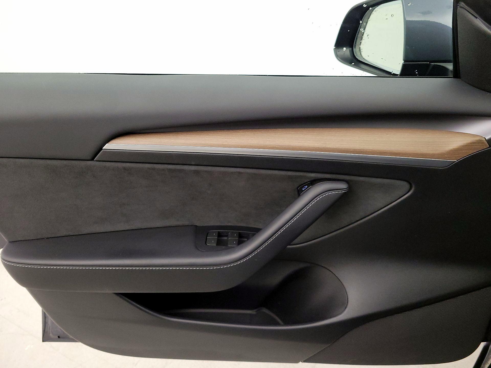 Thumbnail: 2023 Tesla Model 3 - 12