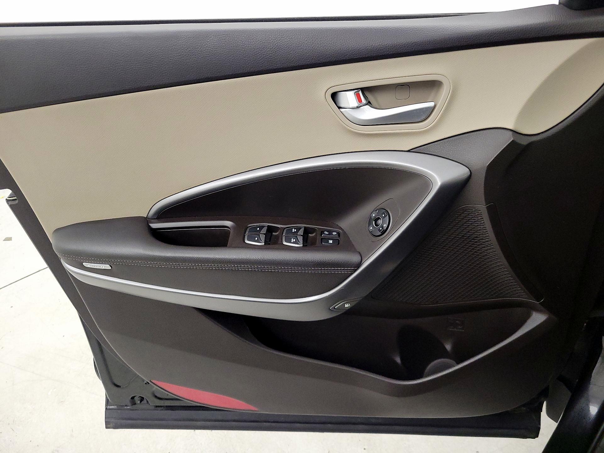 Thumbnail: 2017 Hyundai Santa Fe - 12