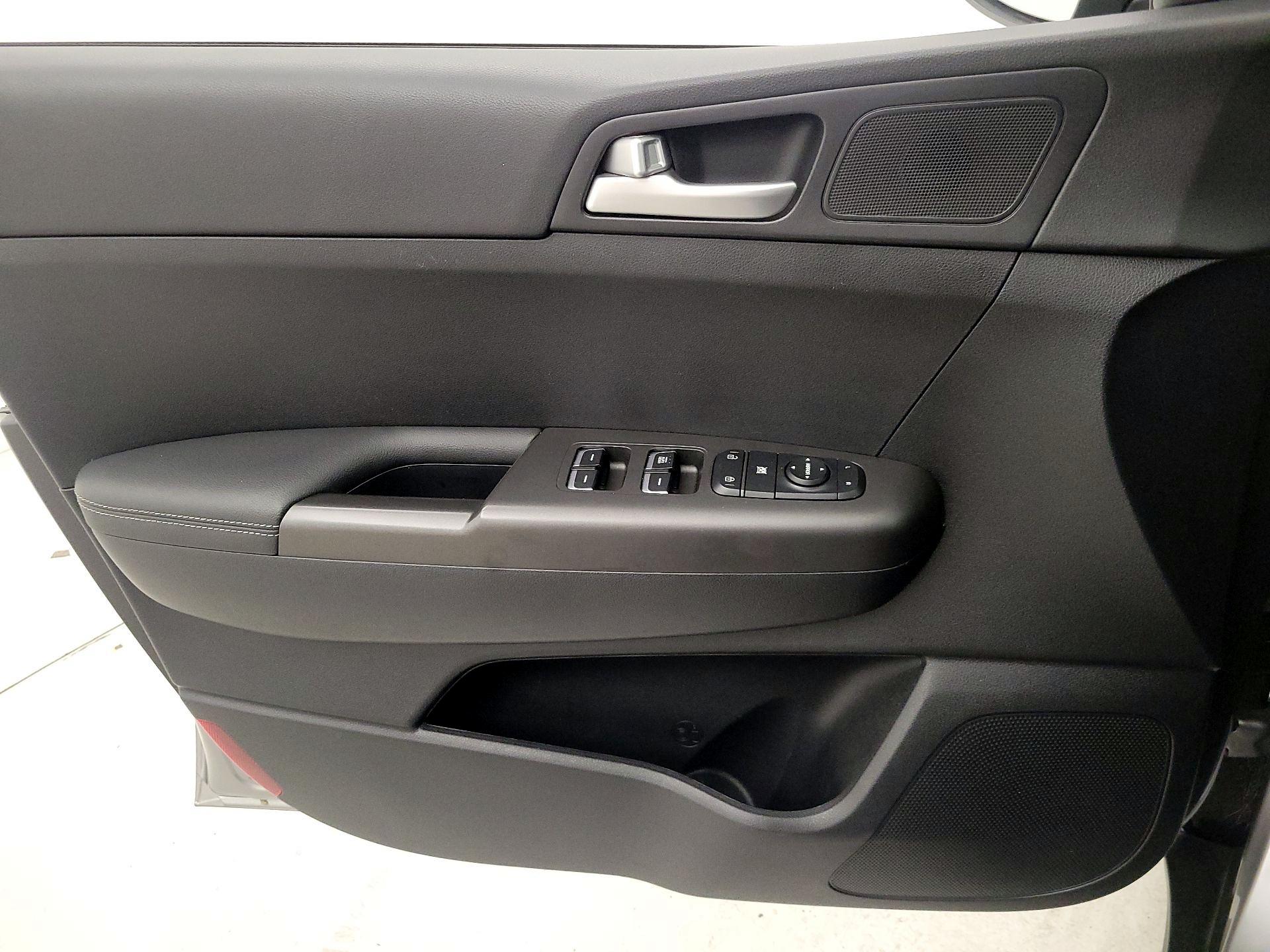 Thumbnail: 2019 Kia Sportage - 12