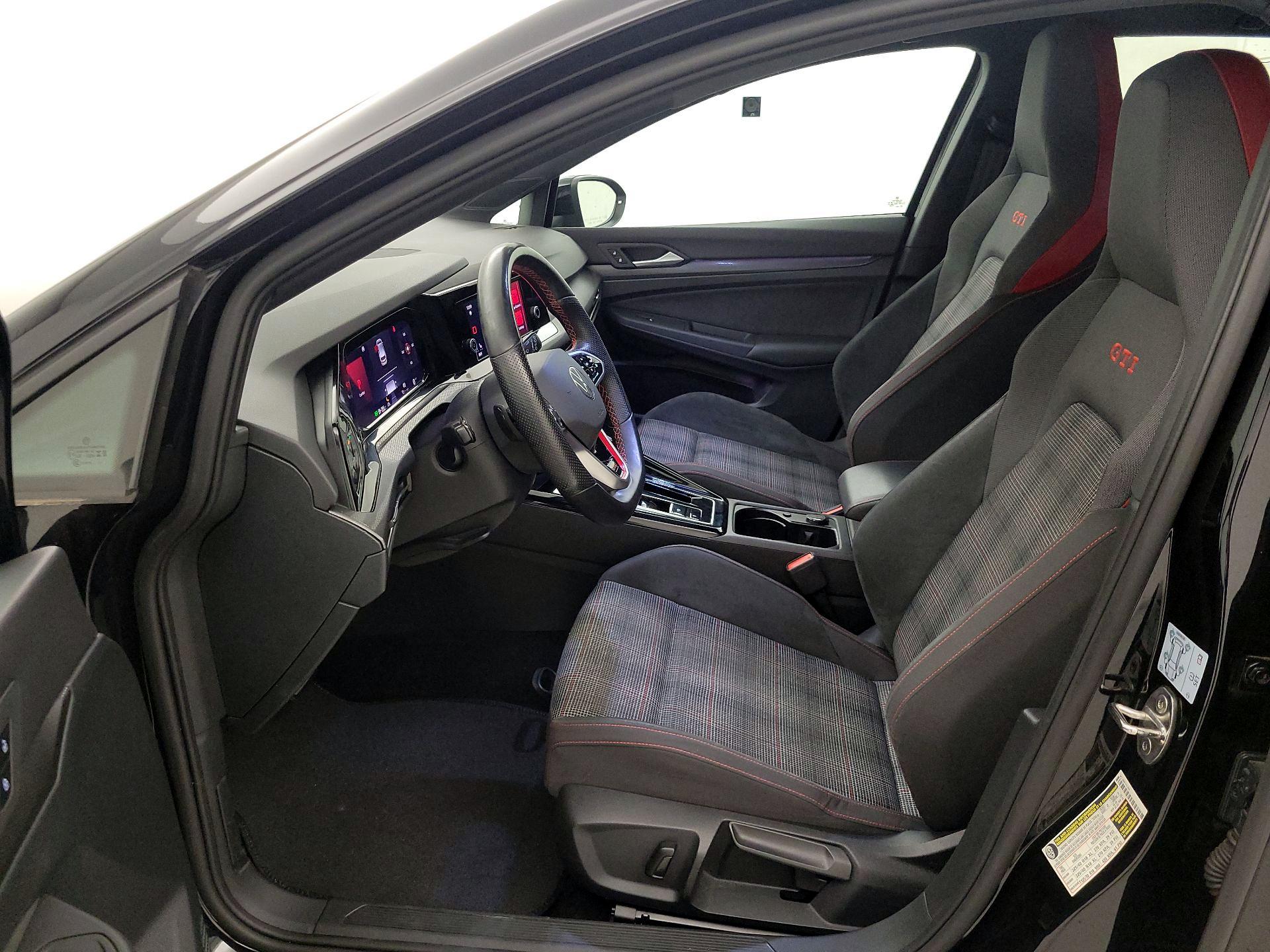 Thumbnail: 2023 Volkswagen Golf - 11