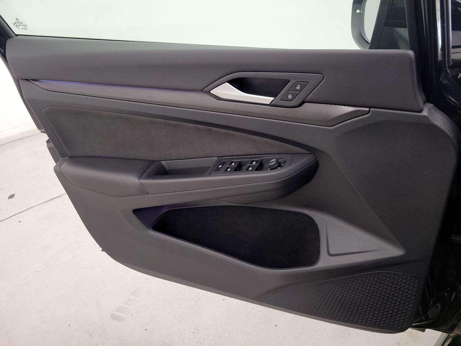 Thumbnail: 2023 Volkswagen Golf - 12