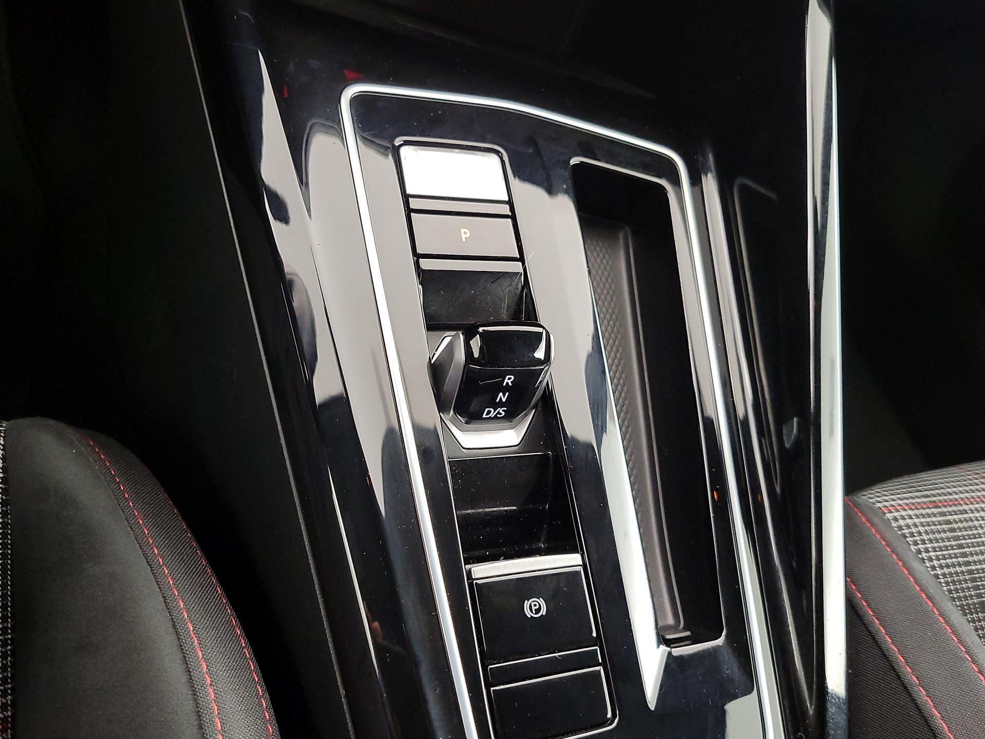 Thumbnail: 2023 Volkswagen Golf - 17