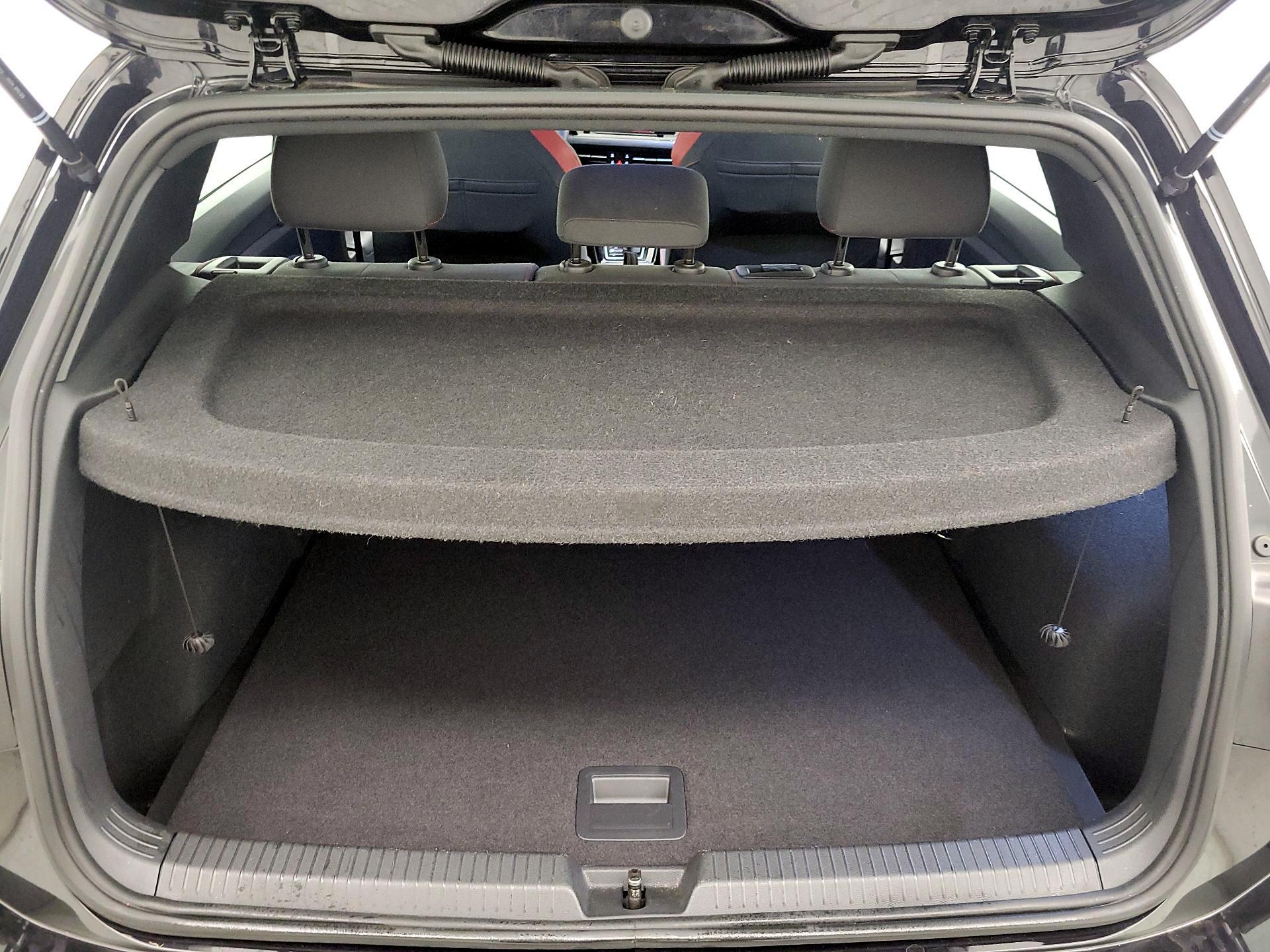 Thumbnail: 2023 Volkswagen Golf - 19