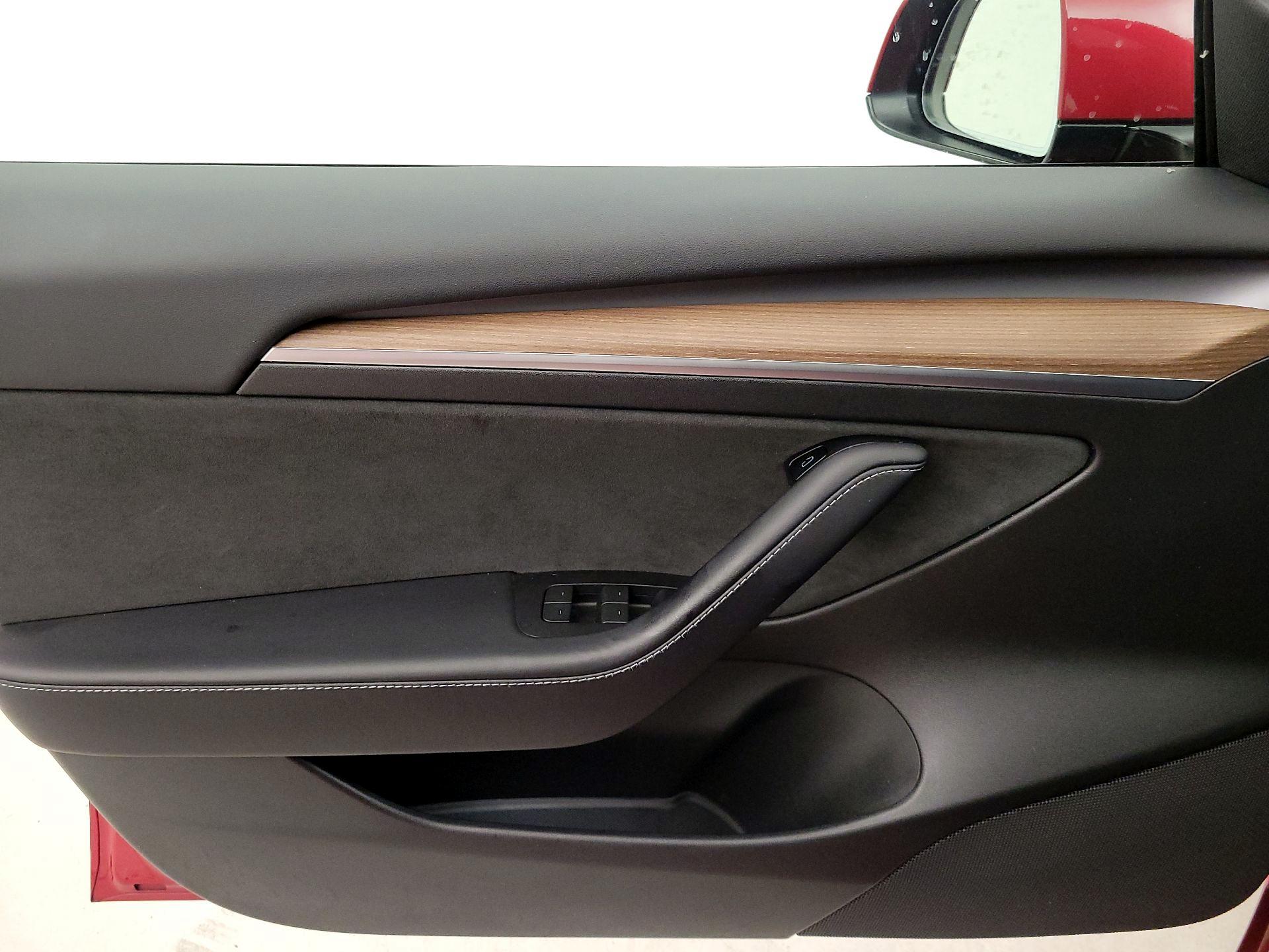 Thumbnail: 2022 Tesla Model 3 - 12