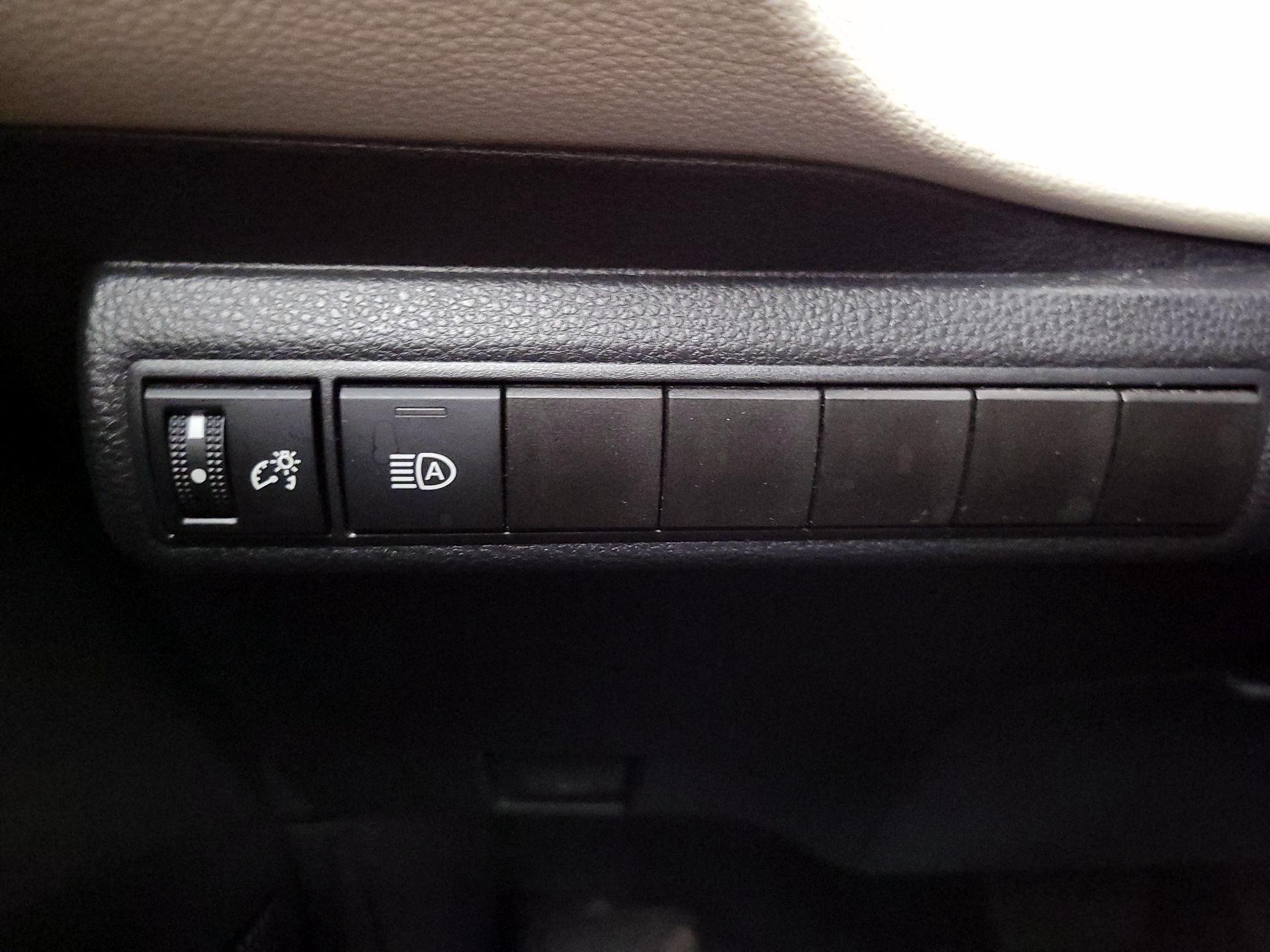 Thumbnail: 2024 Toyota Corolla - 13