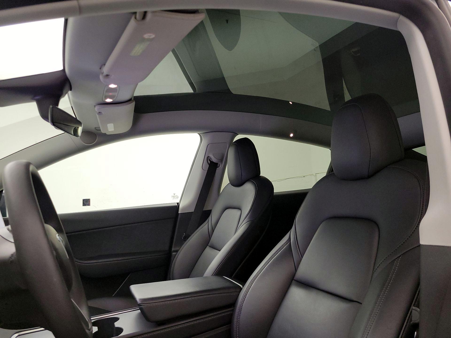 Thumbnail: 2022 Tesla Model Y - 18